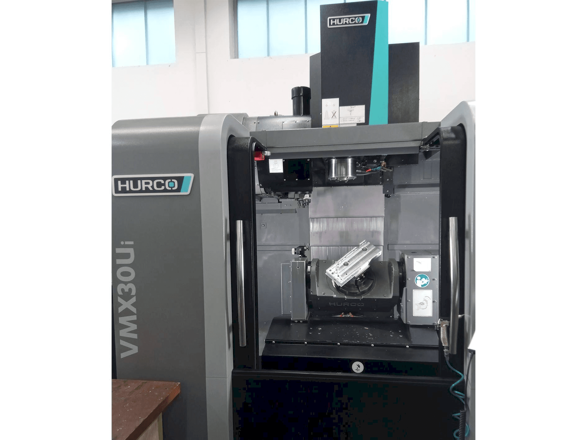 Makine Hurco VMX 30ui - Önden görünüm