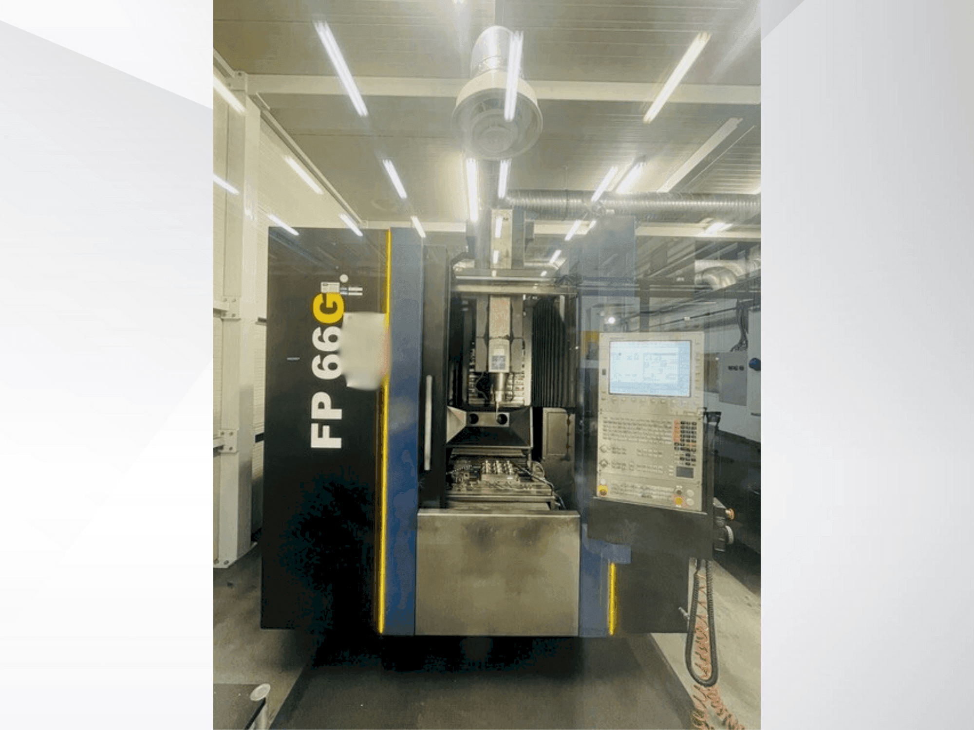 Makine YCM FP 66G - Önden görünüm