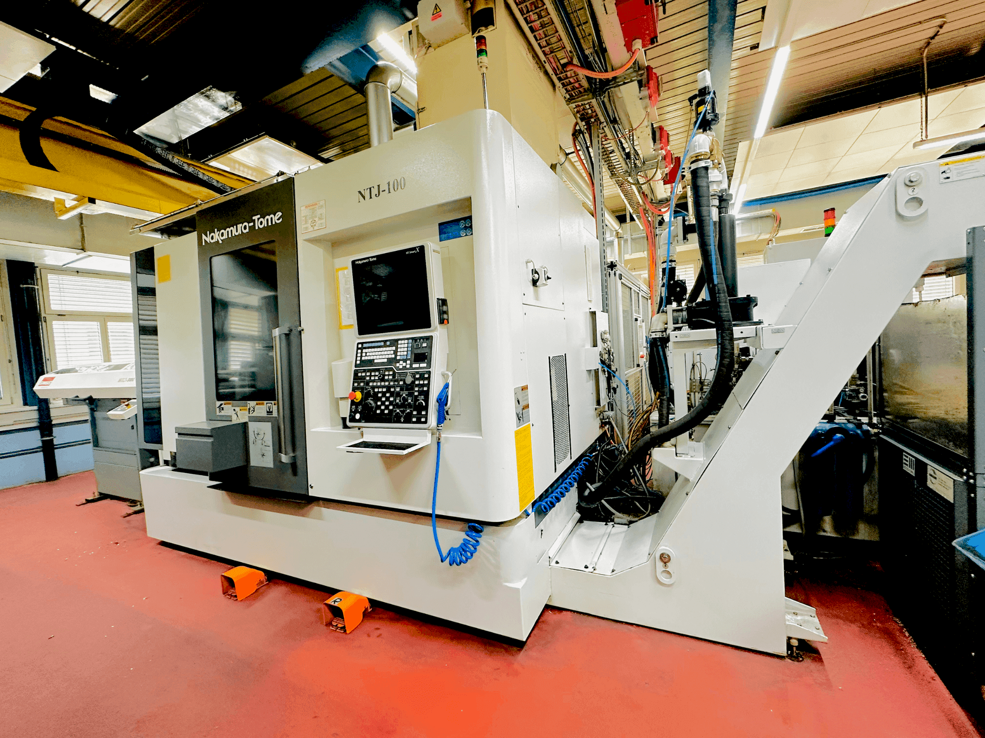 Makine NAKAMURA NTJ100 - Önden görünüm