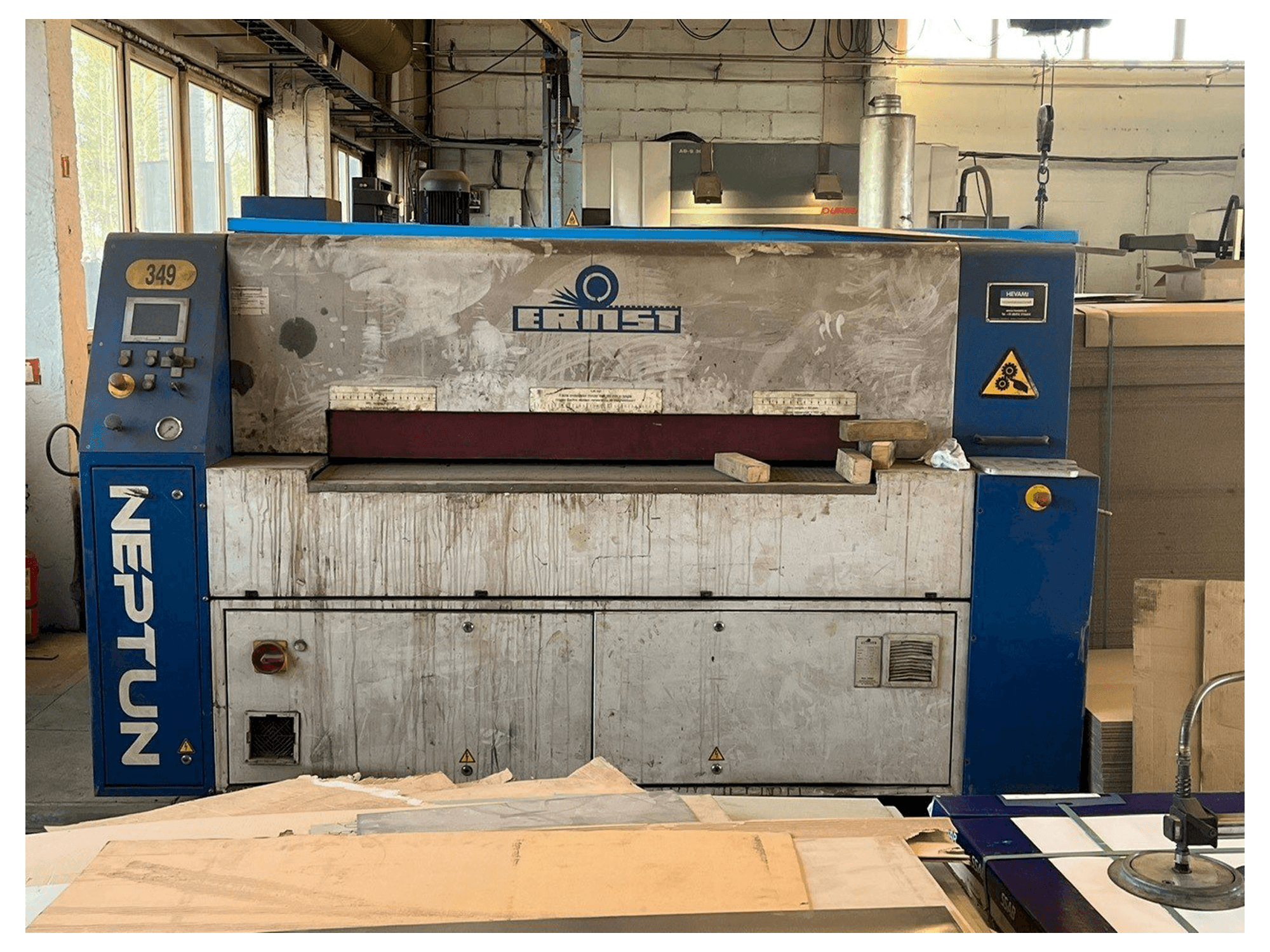 Makine ERNST Neptun E/B - Önden görünüm