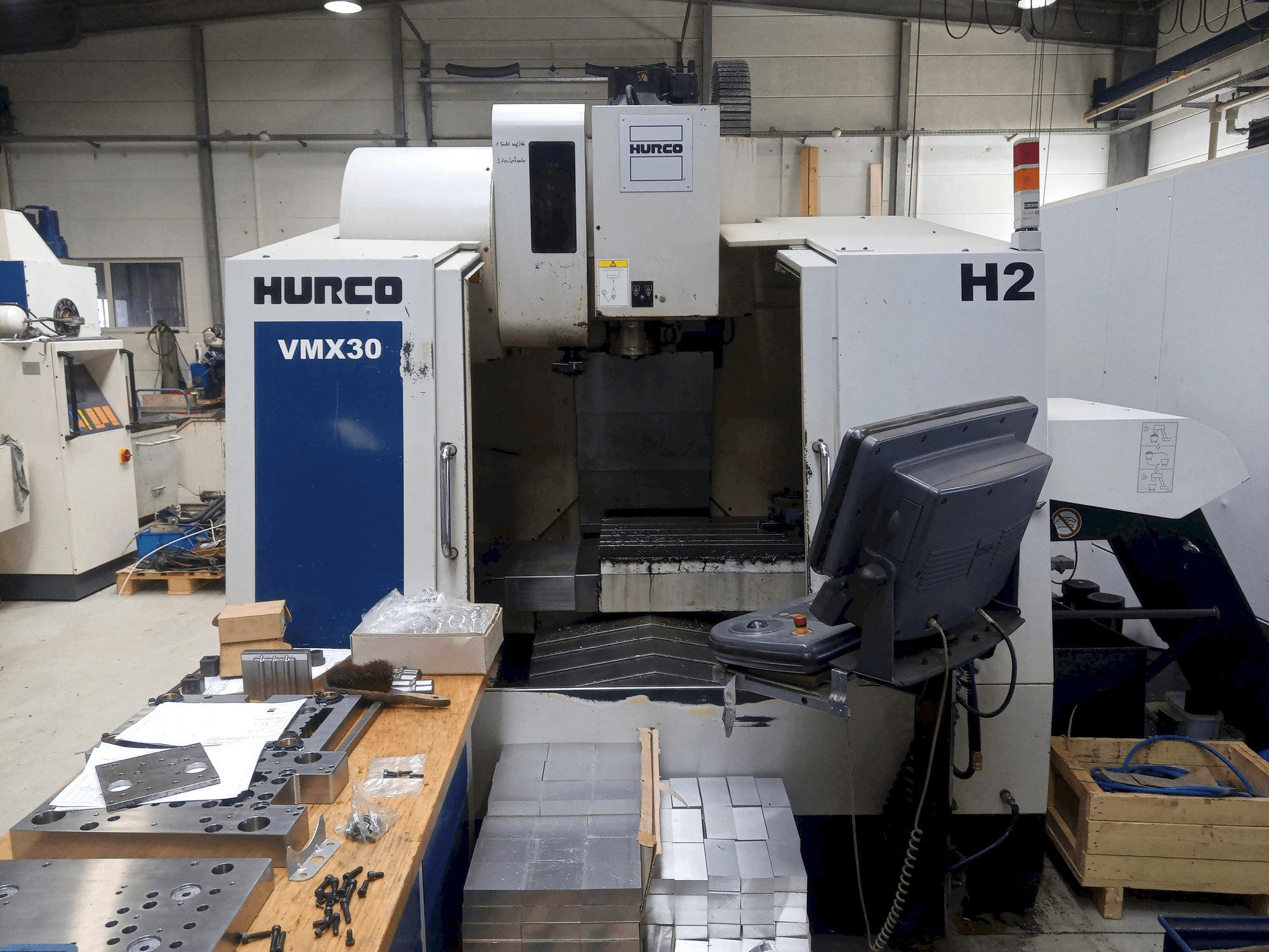 Makine Hurco VMX30 - Önden görünüm