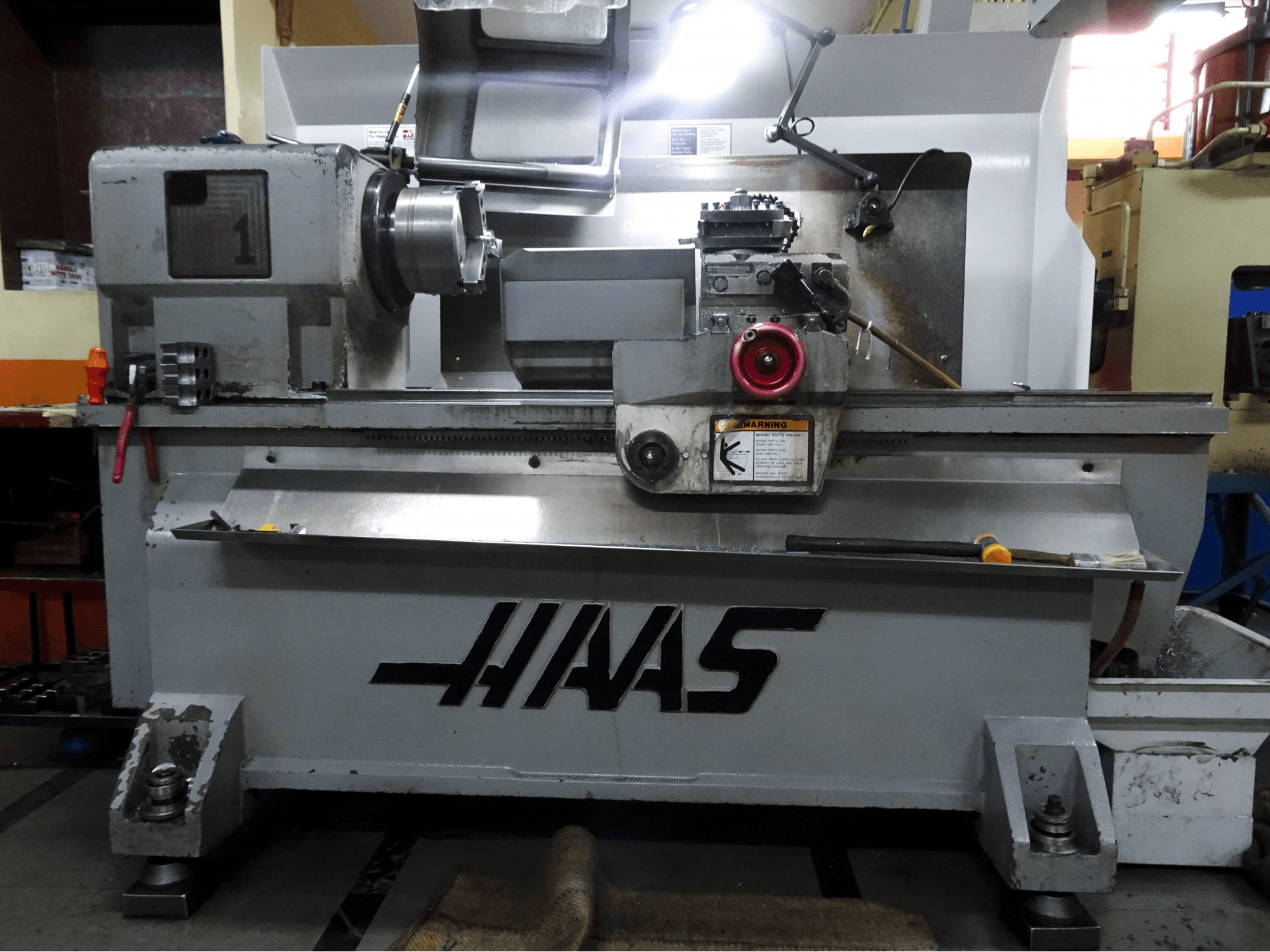 Makine HAAS - Önden görünüm TL-1