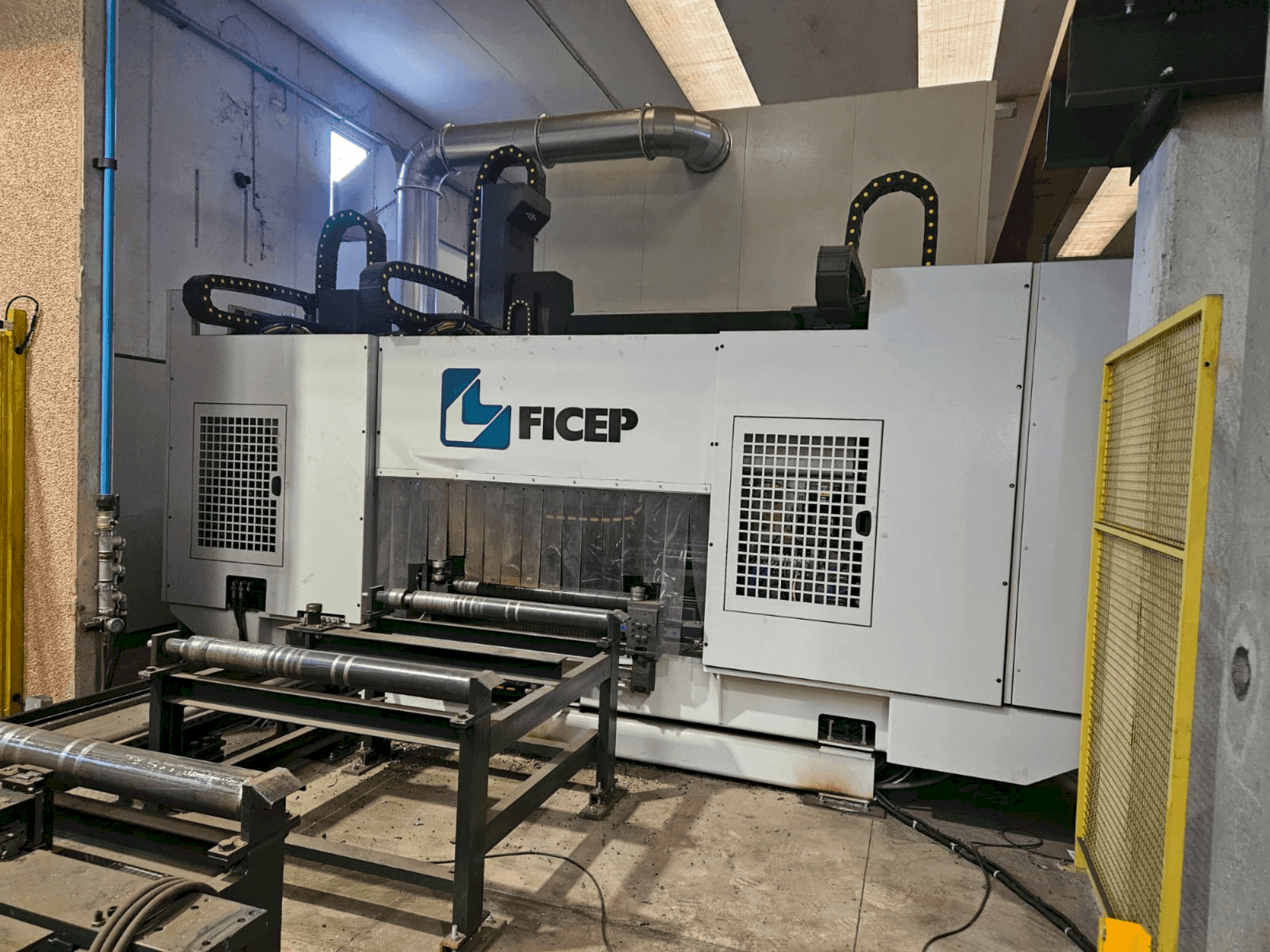 Makine FICEP VALIANT 1004 VLFRC - Önden görünüm