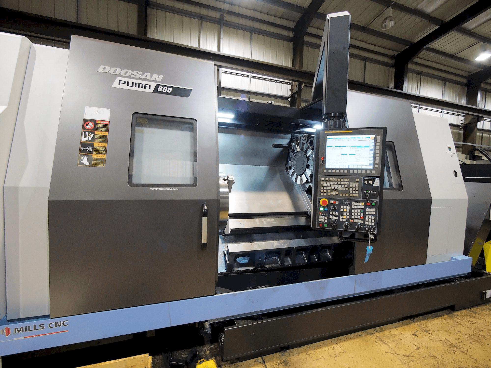 Makine Doosan Puma 600 - Önden görünüm