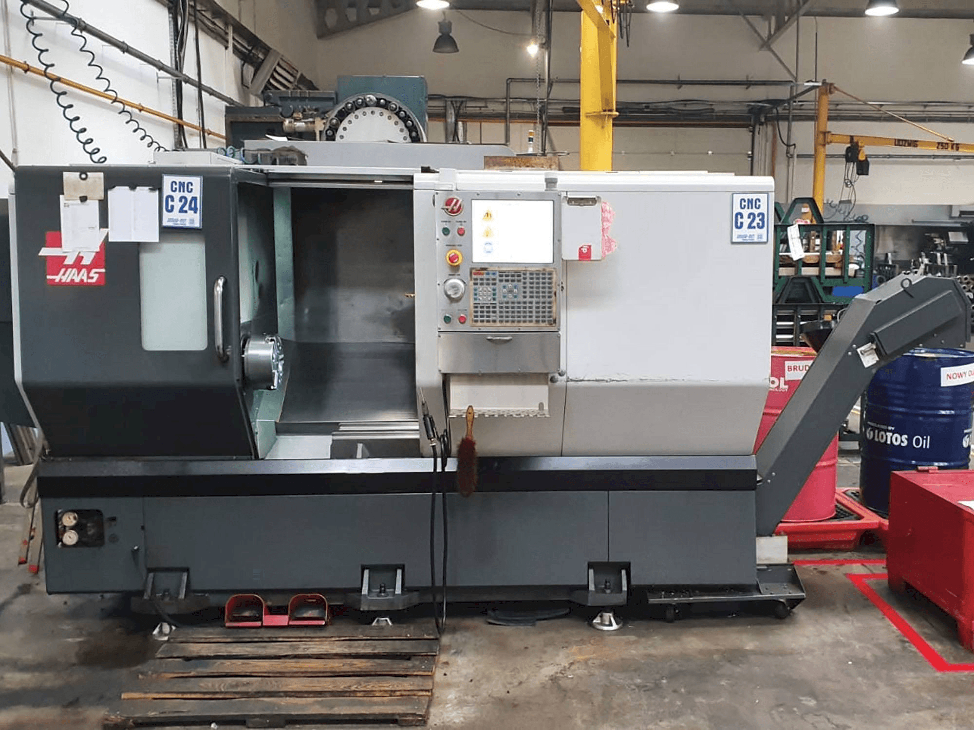 Makine HAAS ST-30 - Önden görünüm