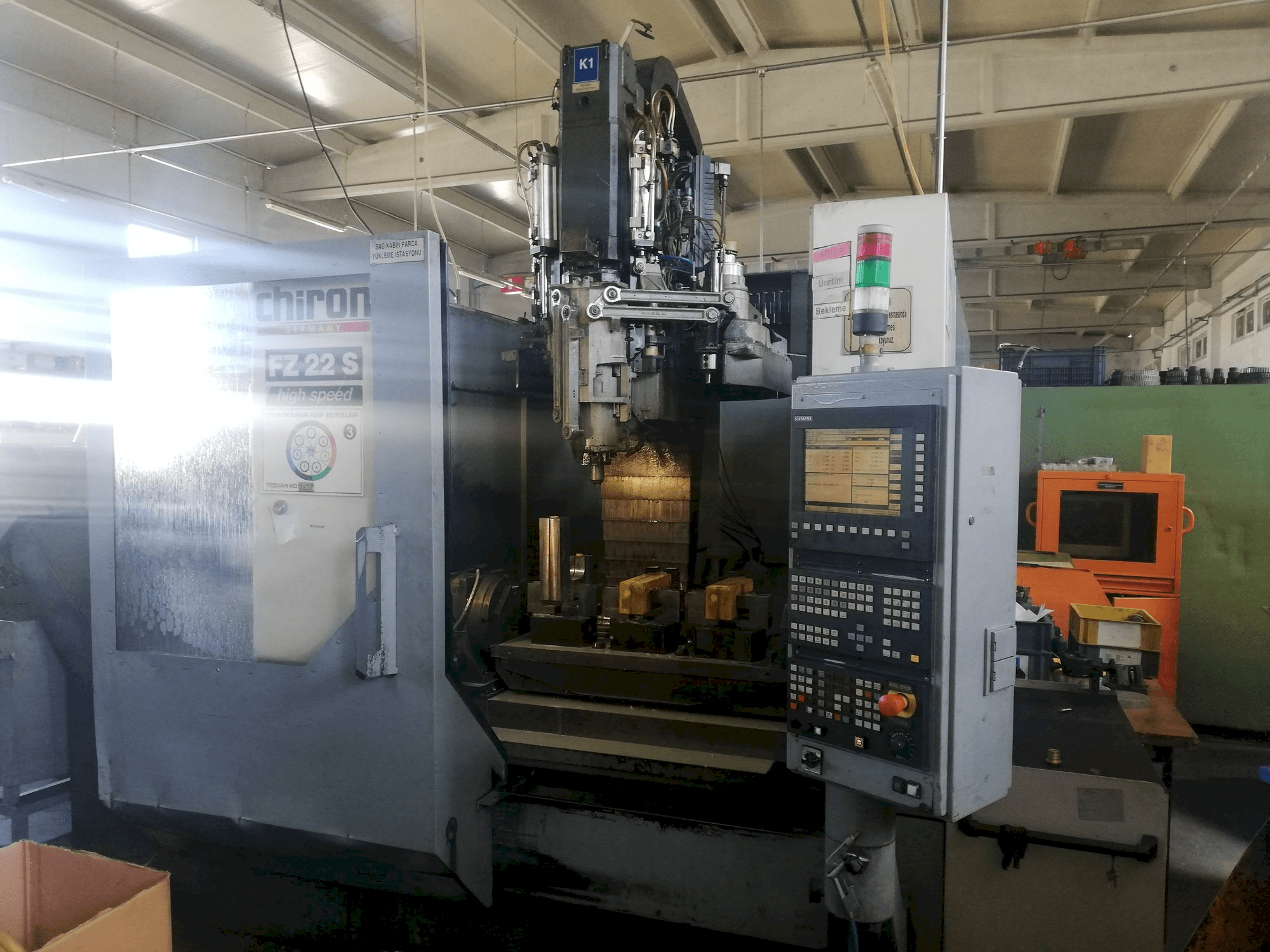 Makine CHIRON FZ 22 S - Önden görünüm