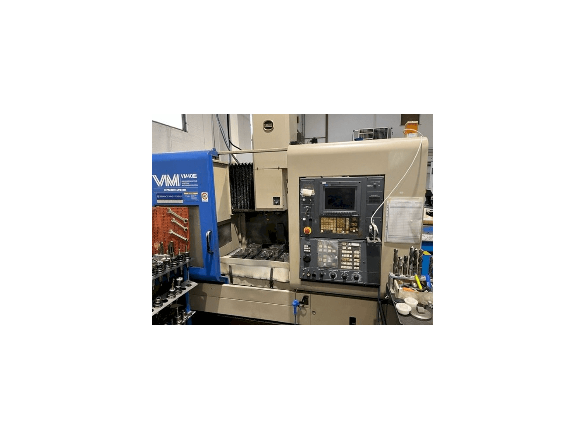 Makine HITACHI SEIKI VM40 - Önden görünüm