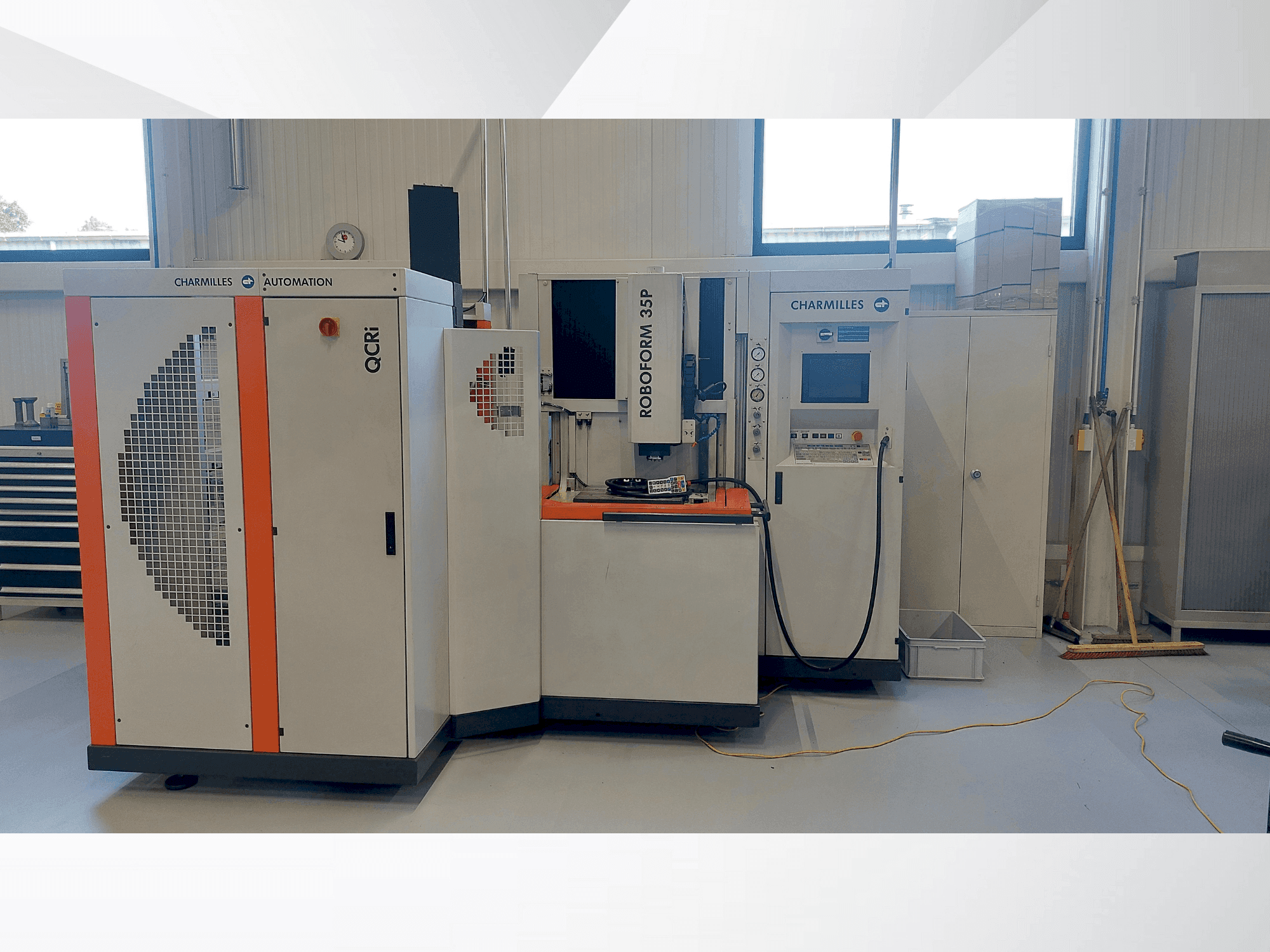 Makine CHARMILLES ROBOFORM 35P - Önden görünüm