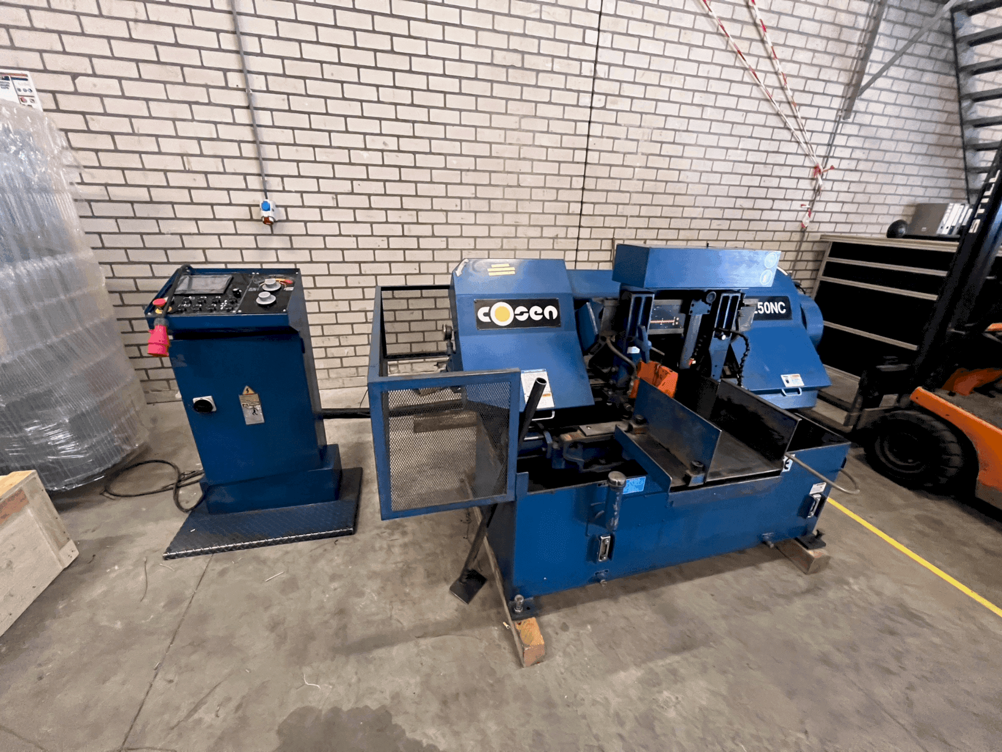 Makine Cosen C-250NC - Önden görünüm