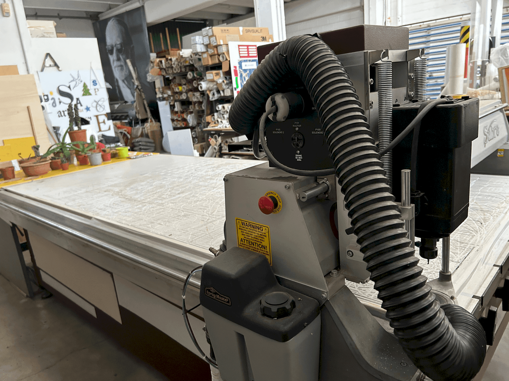 Makine Gerber Sabre 408 - Önden görünüm