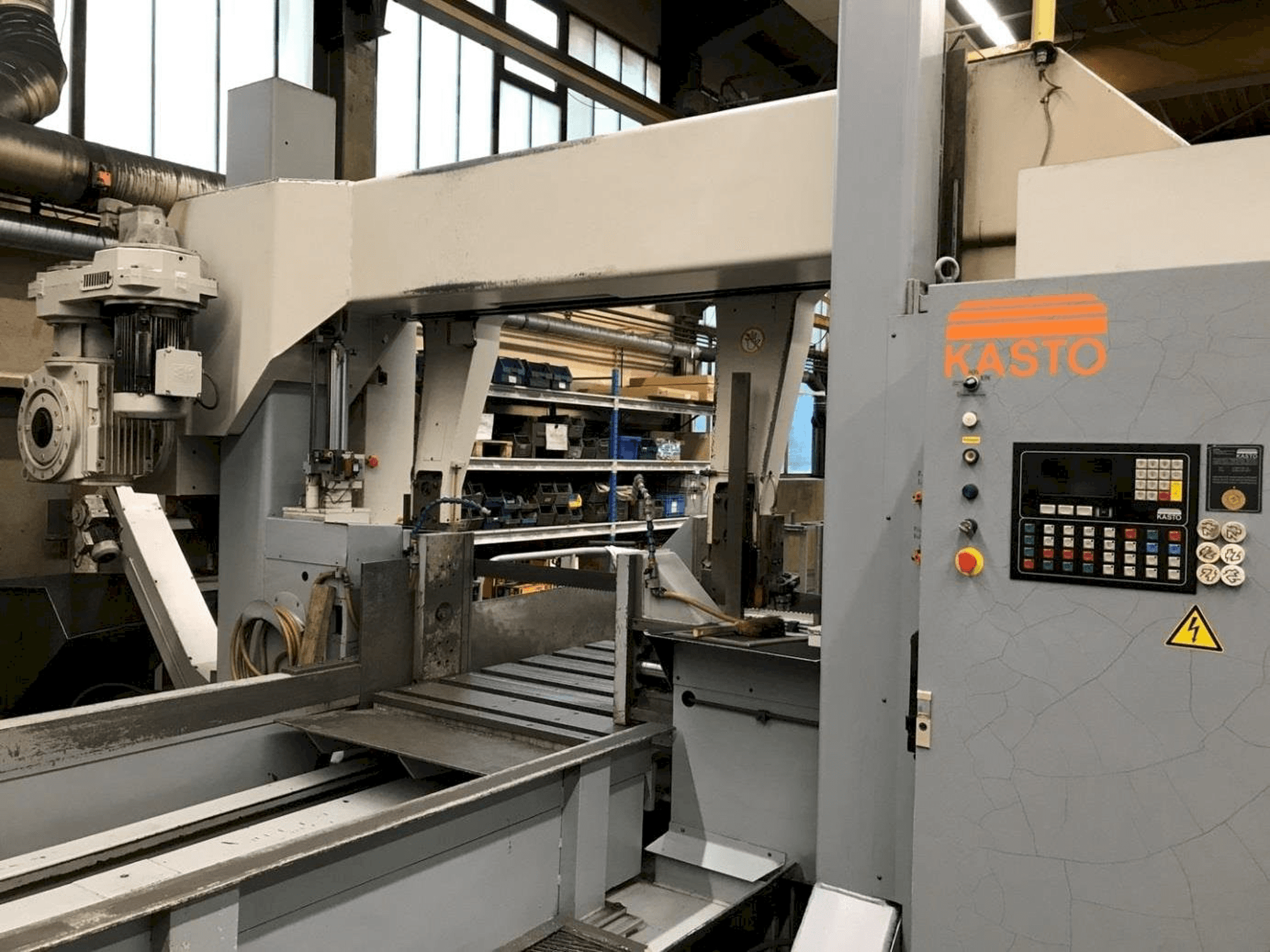 Makine KASTO HBA 1060/1260AU - Önden görünüm