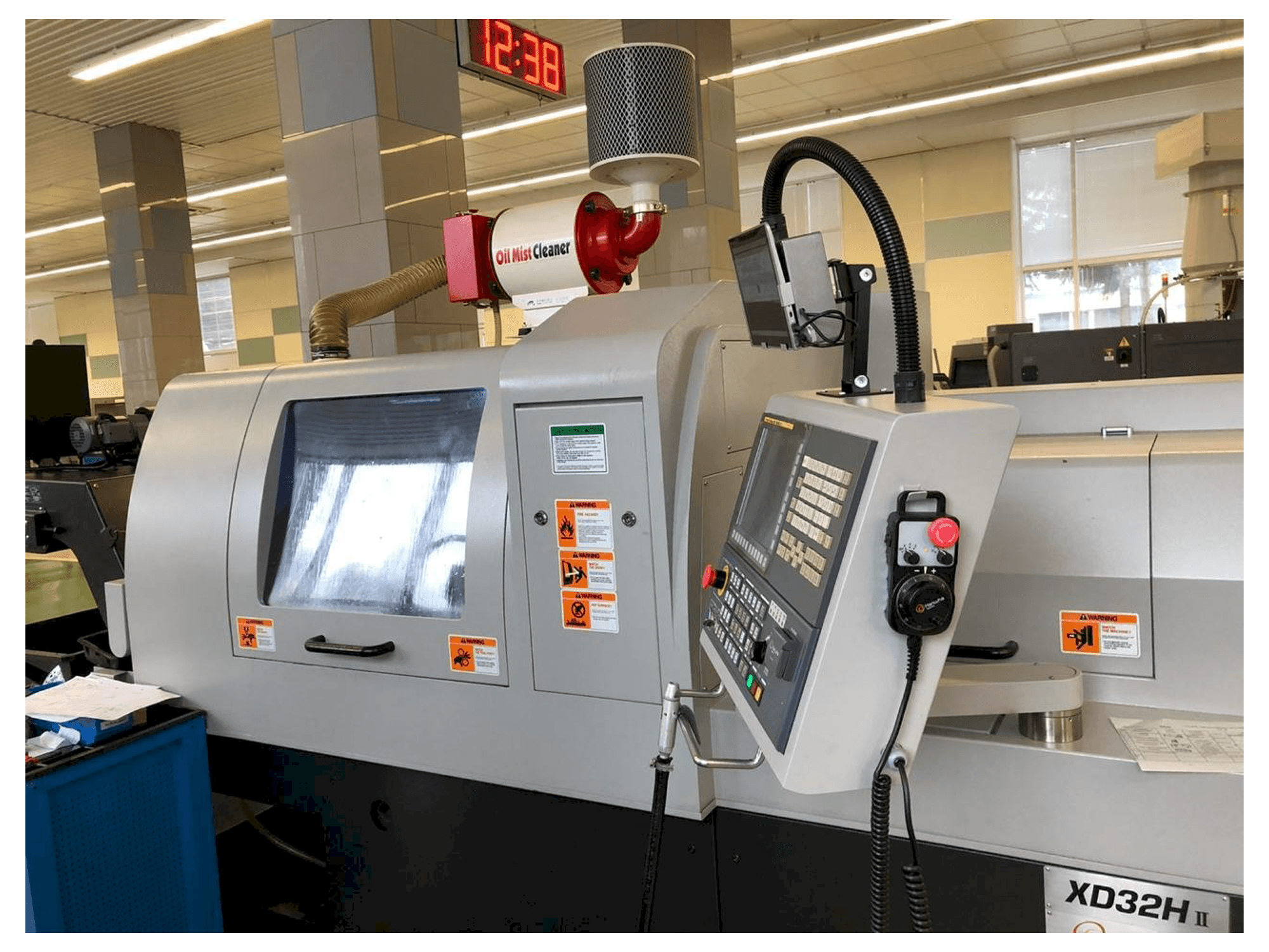 Makine Hanwha XD32H II - Önden görünüm