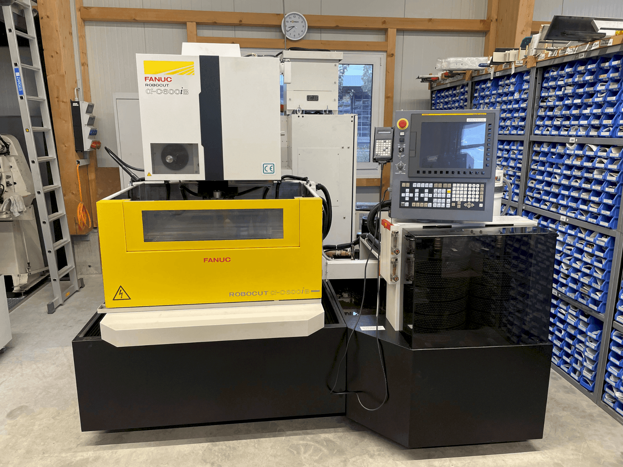 Makine FANUC Robocut alpha iB600 - Önden görünüm