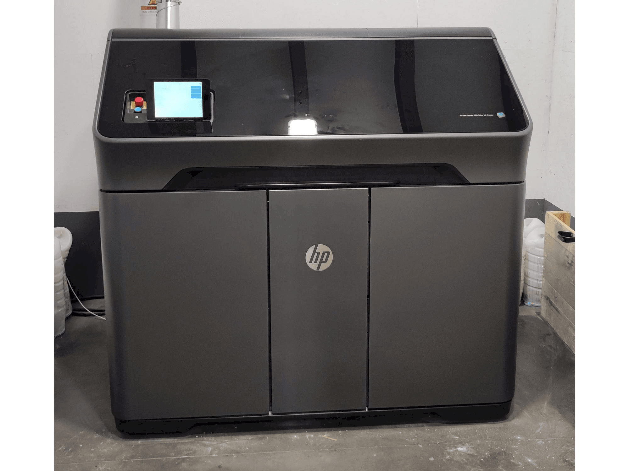 Makine HP MJF 580 - Önden görünüm