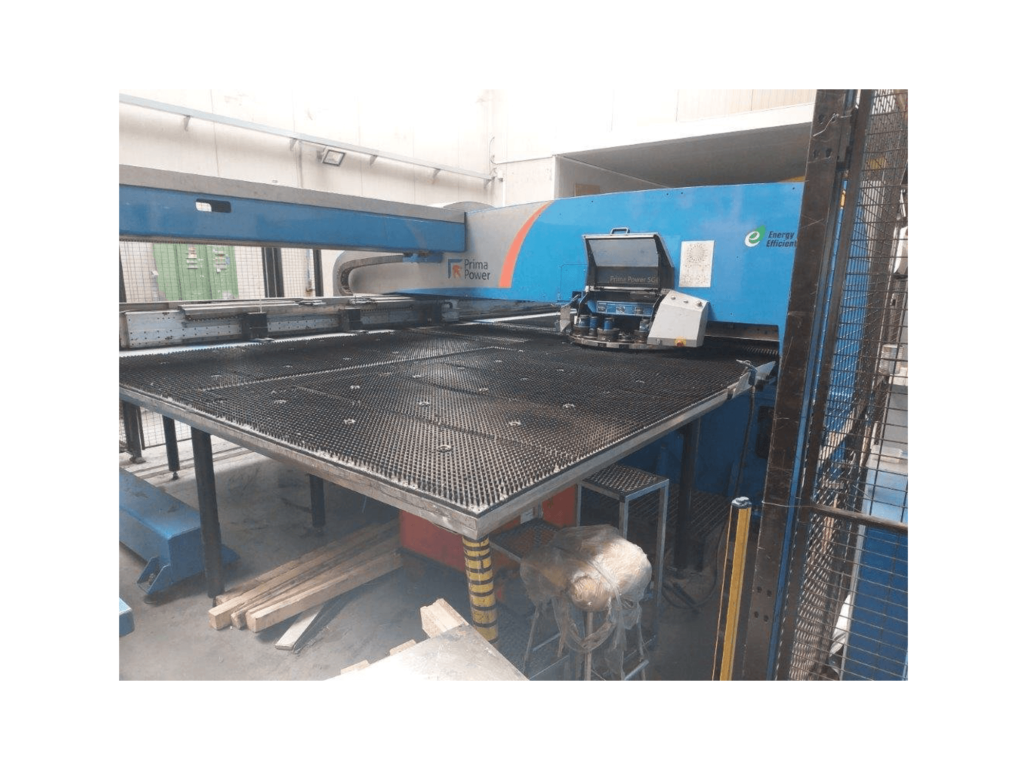 Makine Prima Power SGe6 - Önden görünüm