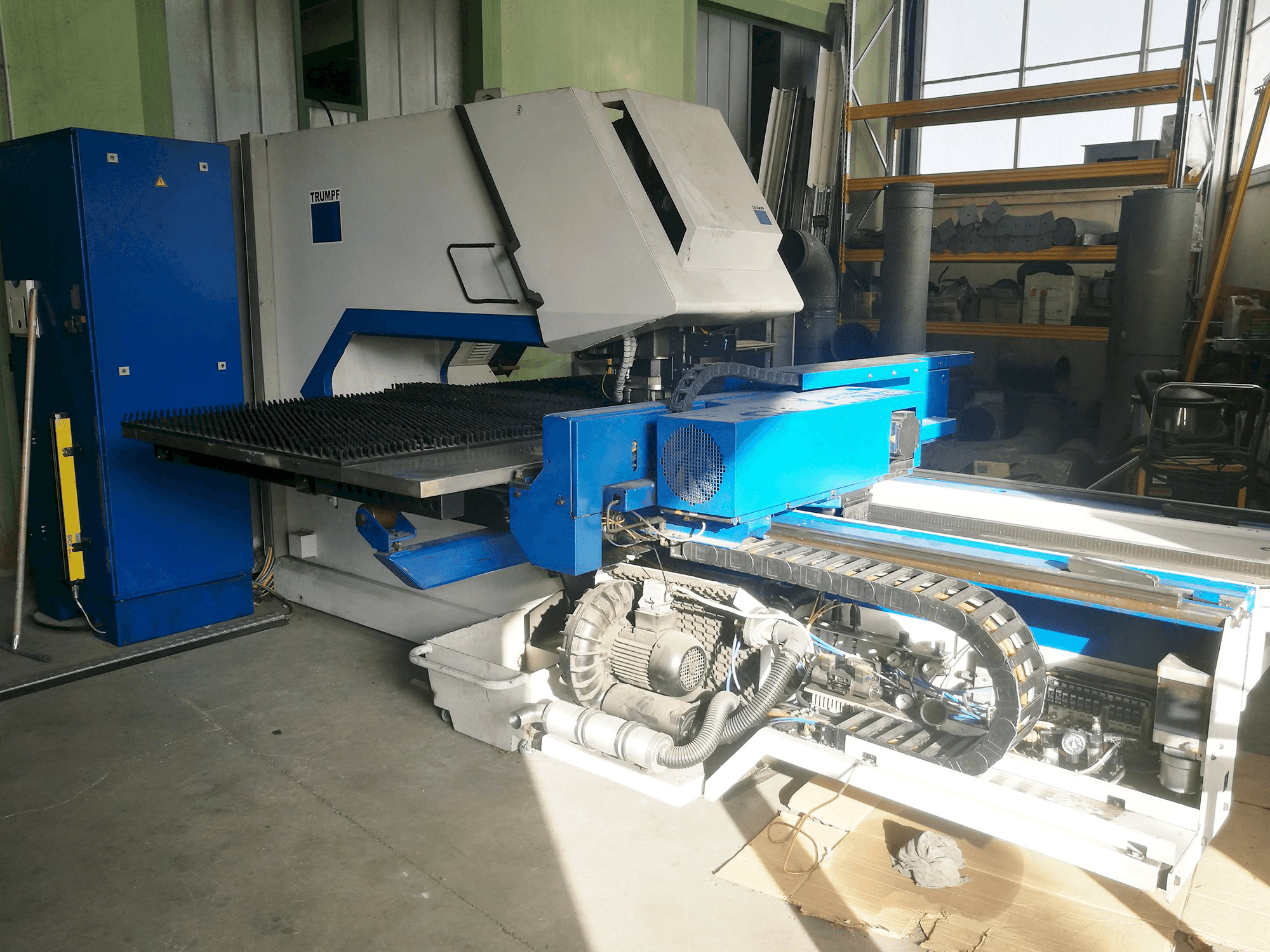 Makine Trumpf - Sol görünüm Trumatic 2000R