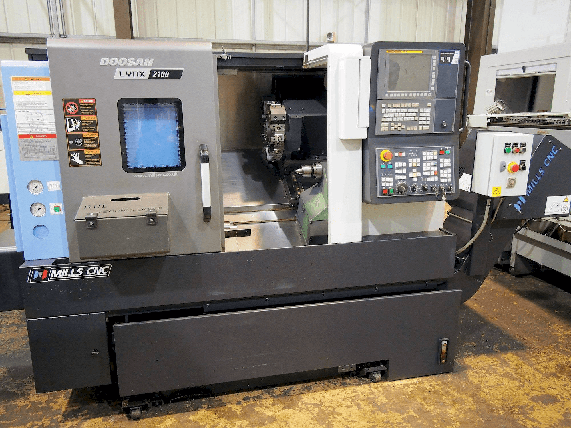 Makine Doosan Lynx 2100B - Önden görünüm