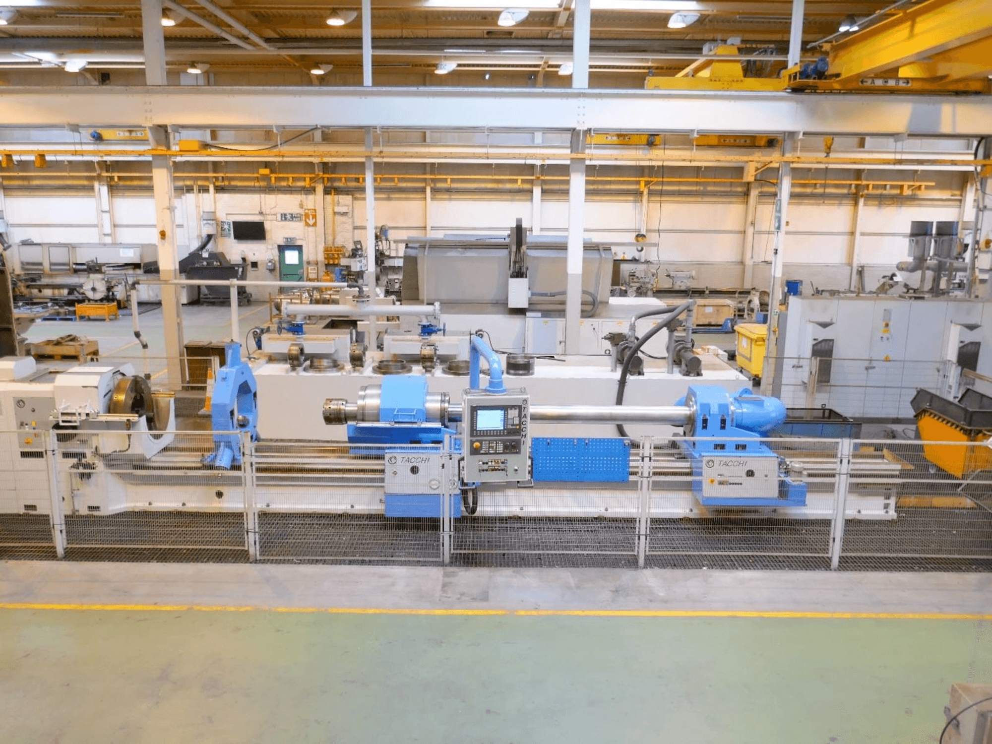Makine TACCHI FT45S CNC - Önden görünüm
