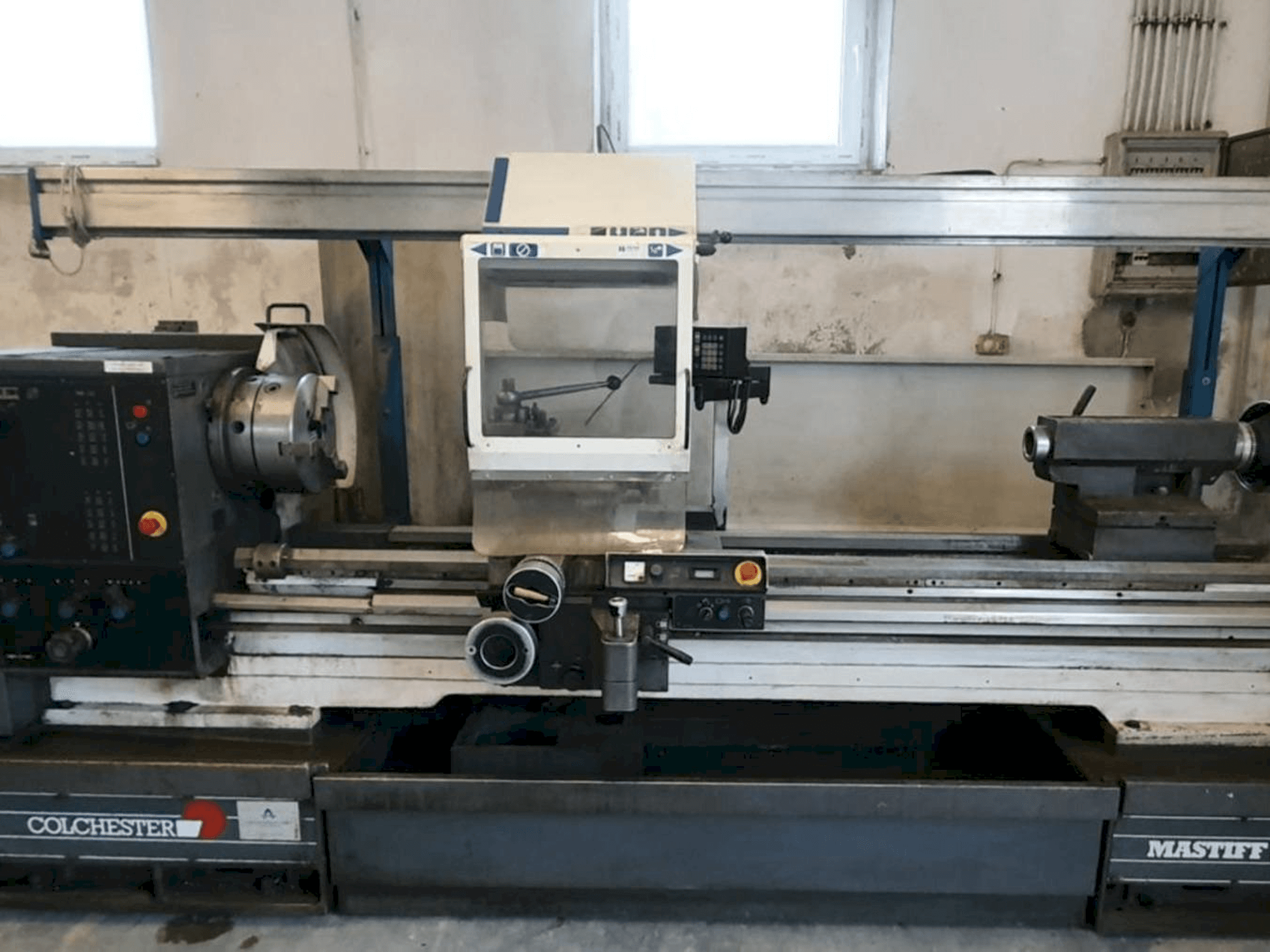 Makine Colchester MASTIFF V/S 1800 - Önden görünüm