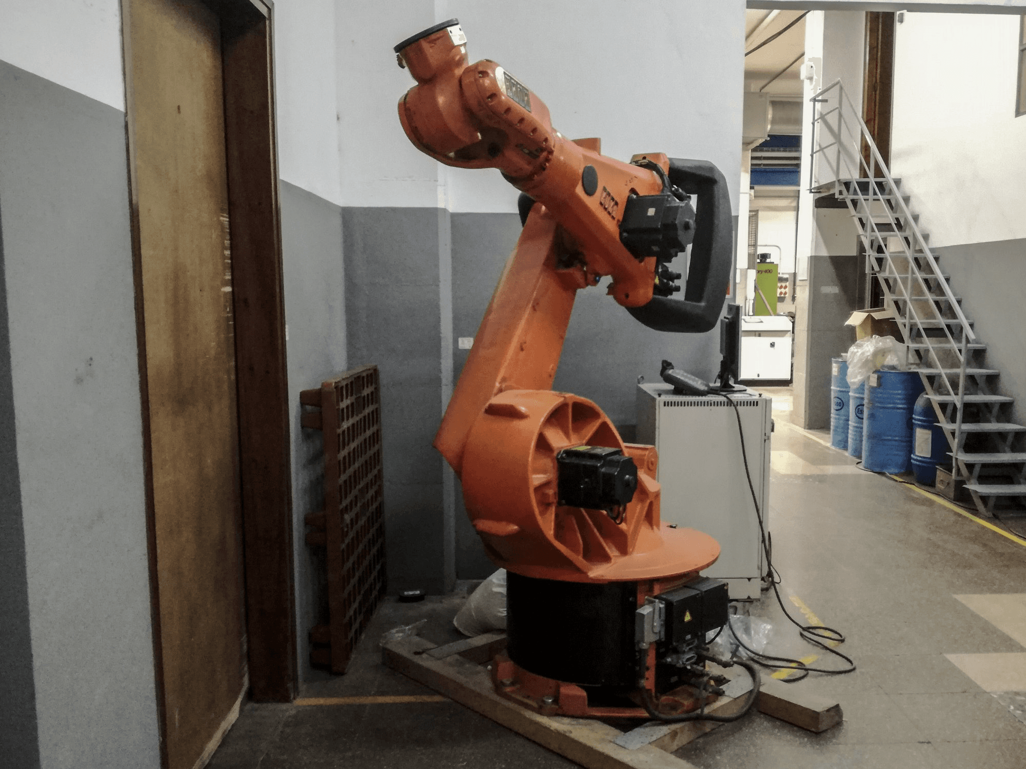 Makine KUKA - Sol görünüm KR 150-2 (VKR C1)