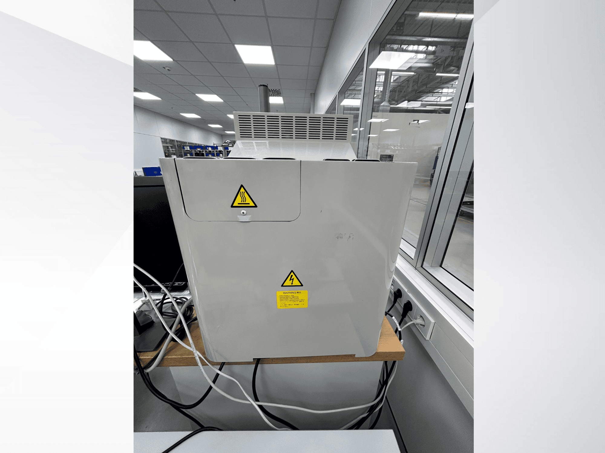 Makine Mitutoyo Quick Scope QS-250Z - Önden görünüm