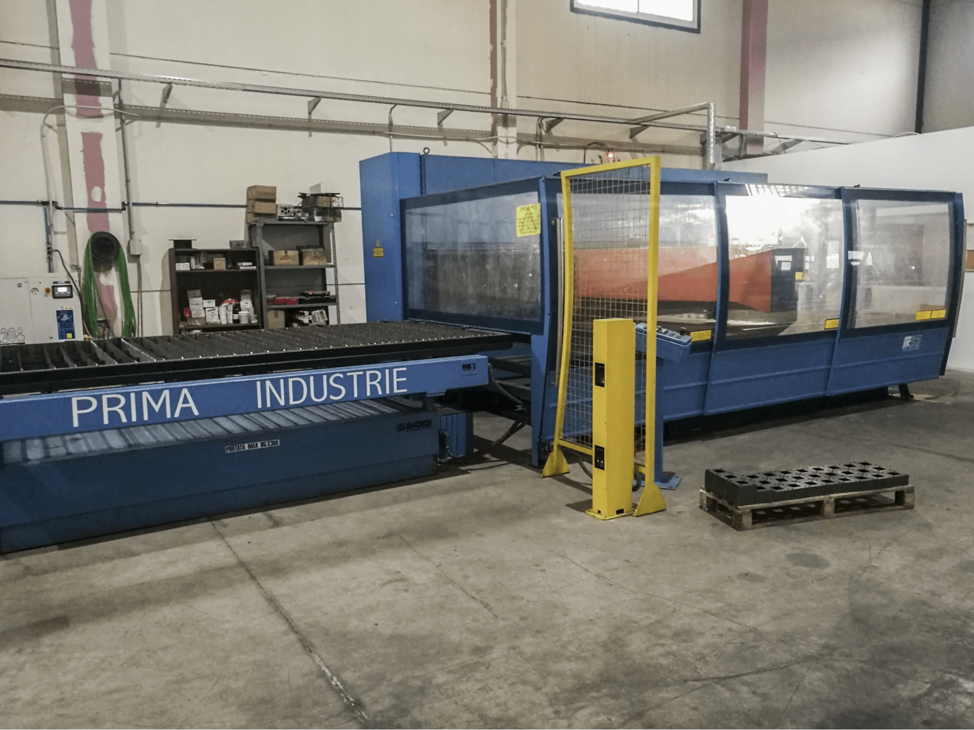 Makine Prima Power - Sağ taraf görünümü Platino 1530