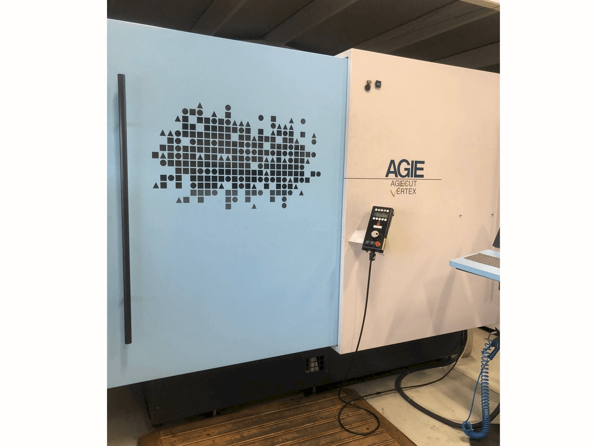 Makine AGIE Agiecut VERTEX 3 - Önden görünüm