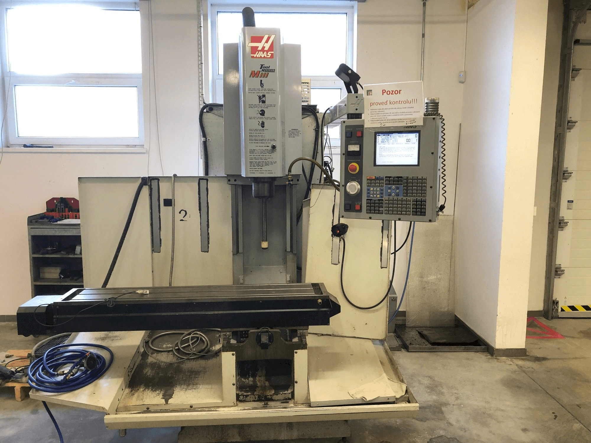 Makine HAAS TM-2HE - Önden görünüm
