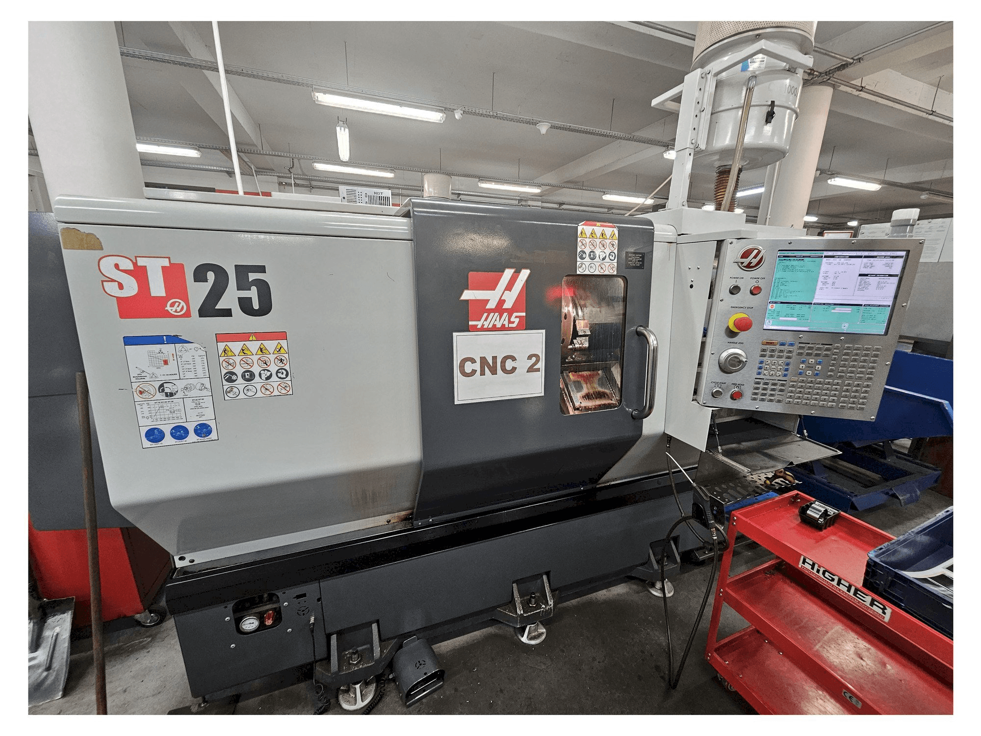 Makine HAAS ST-25 - Önden görünüm