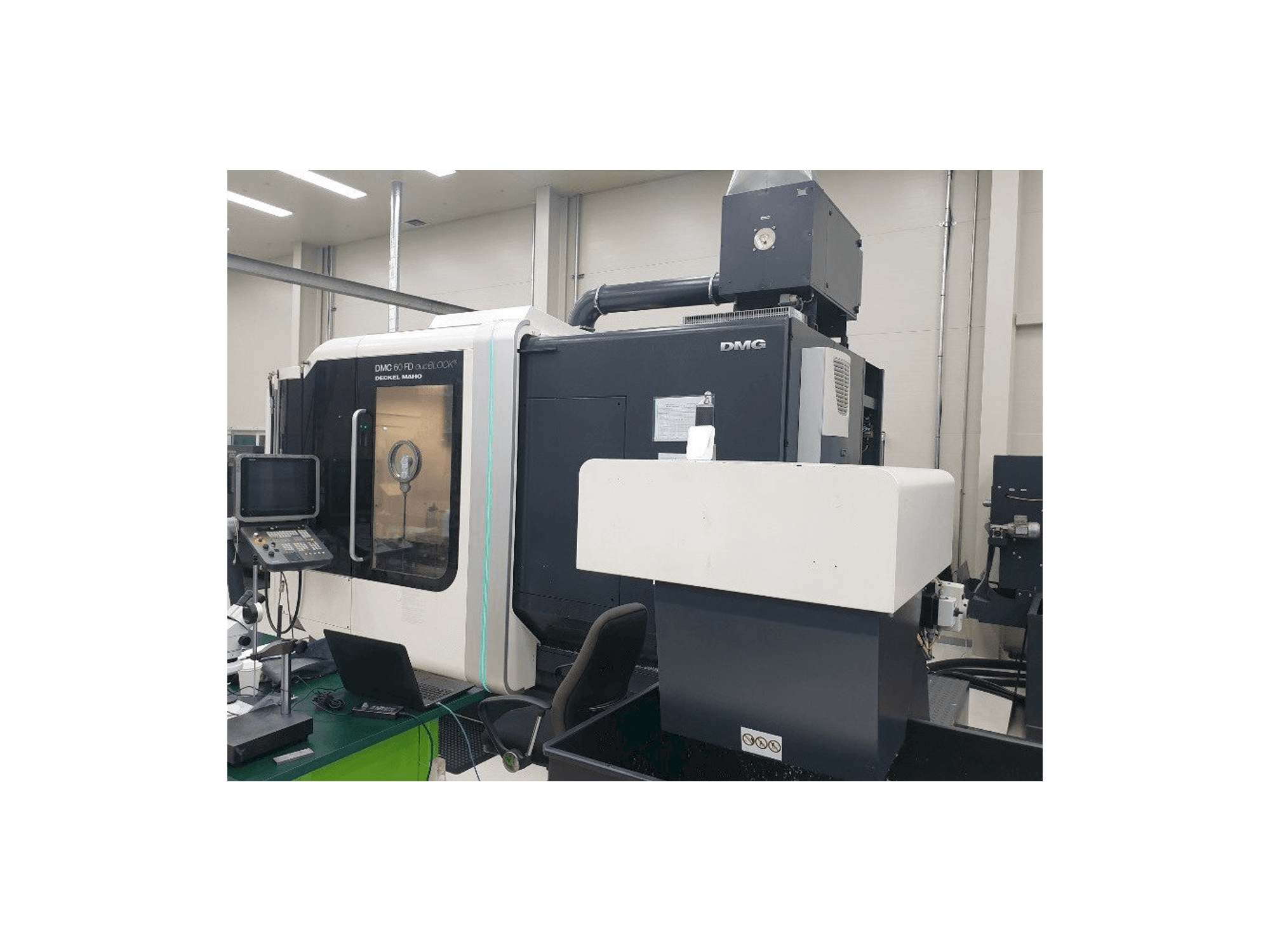 Makine DMG Deckel Maho DMC 60 FD duoBLOCK - Önden görünüm