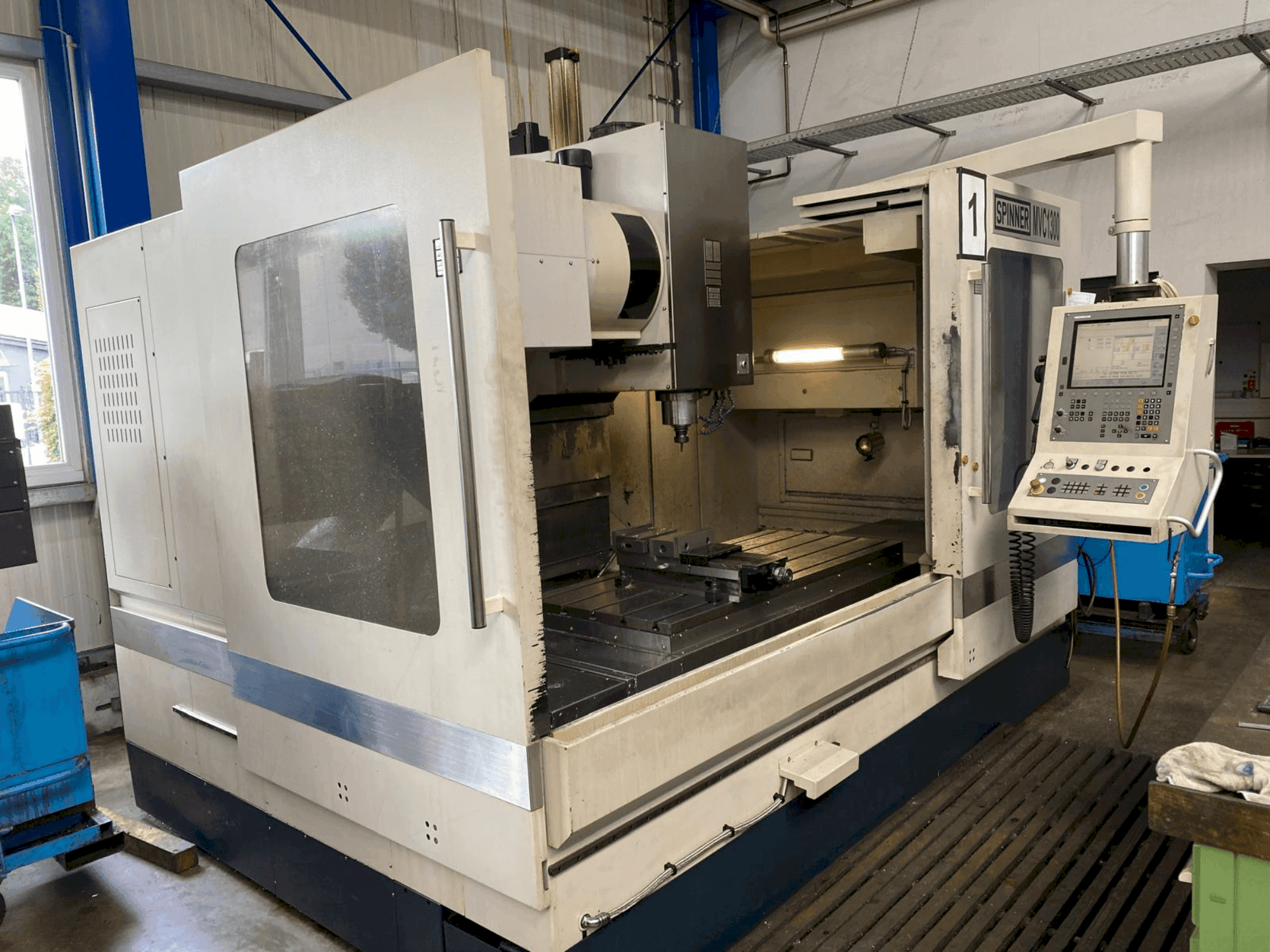 Makine SPINNER MVC 1300 - Önden görünüm