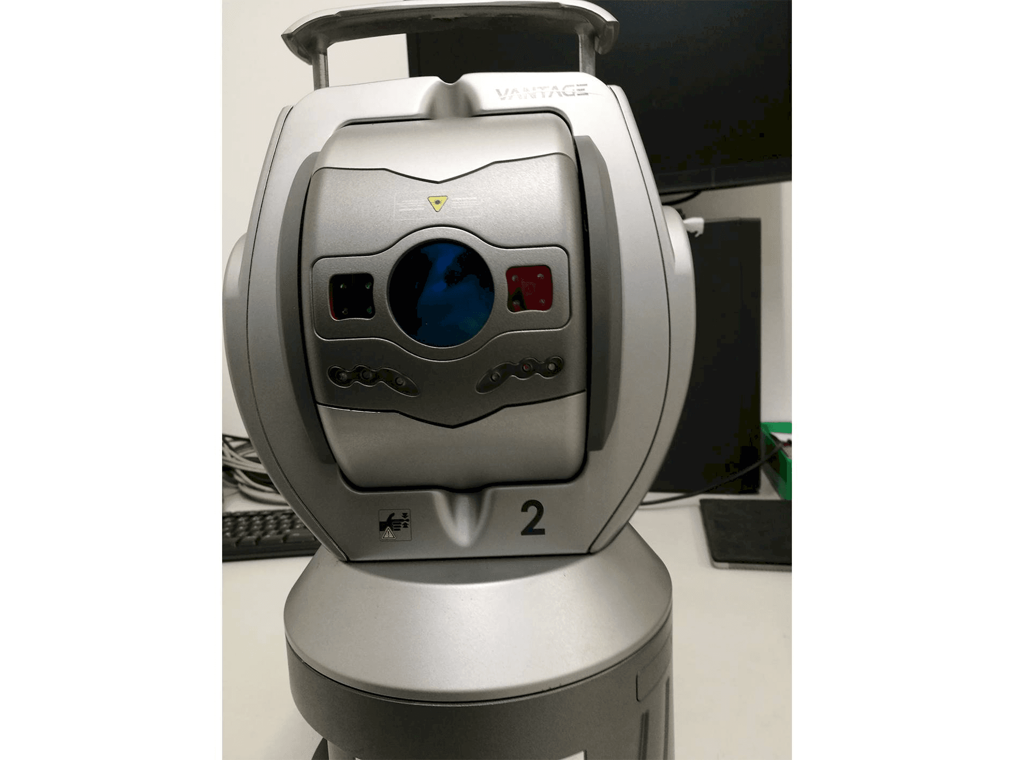Makine Faro Laser Tracker Vantage and Vantage E - Önden görünüm