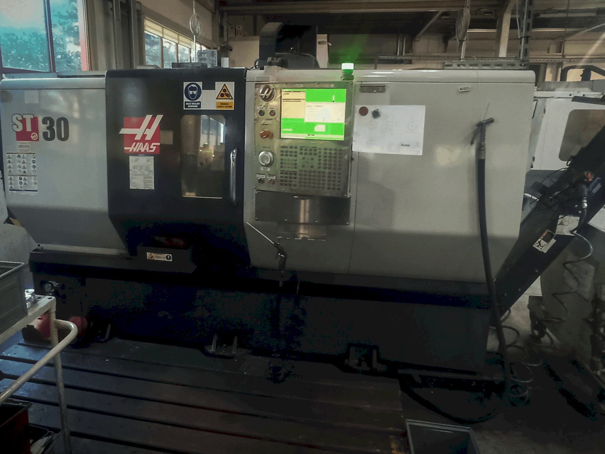 Makine HAAS ST-30 - Önden görünüm