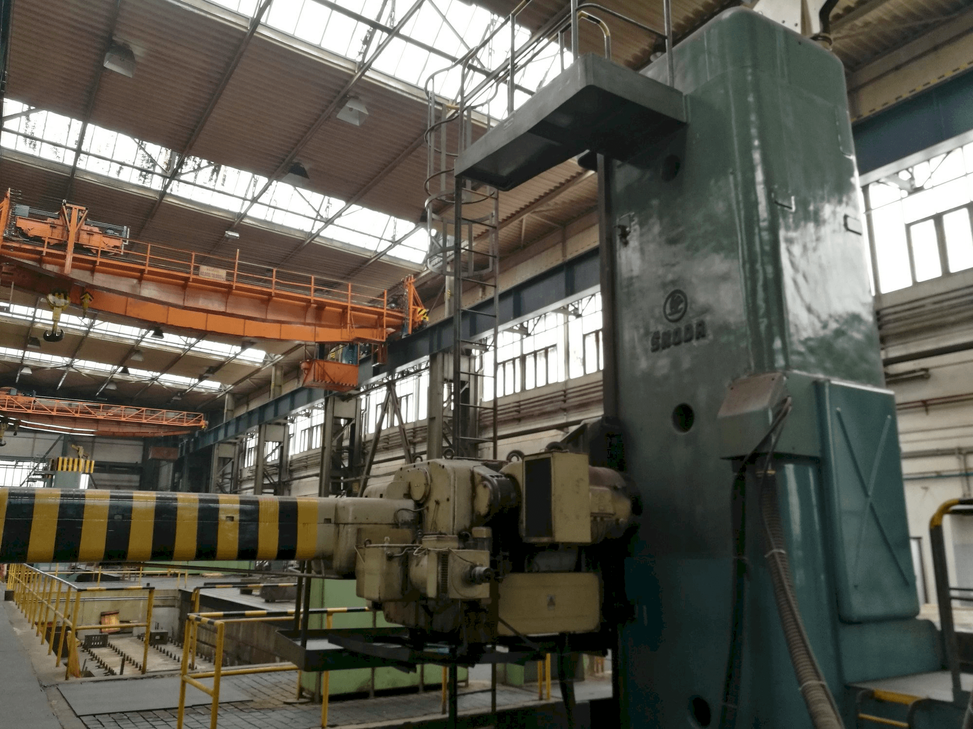 Makine SKODA WDA 200 - Önden görünüm