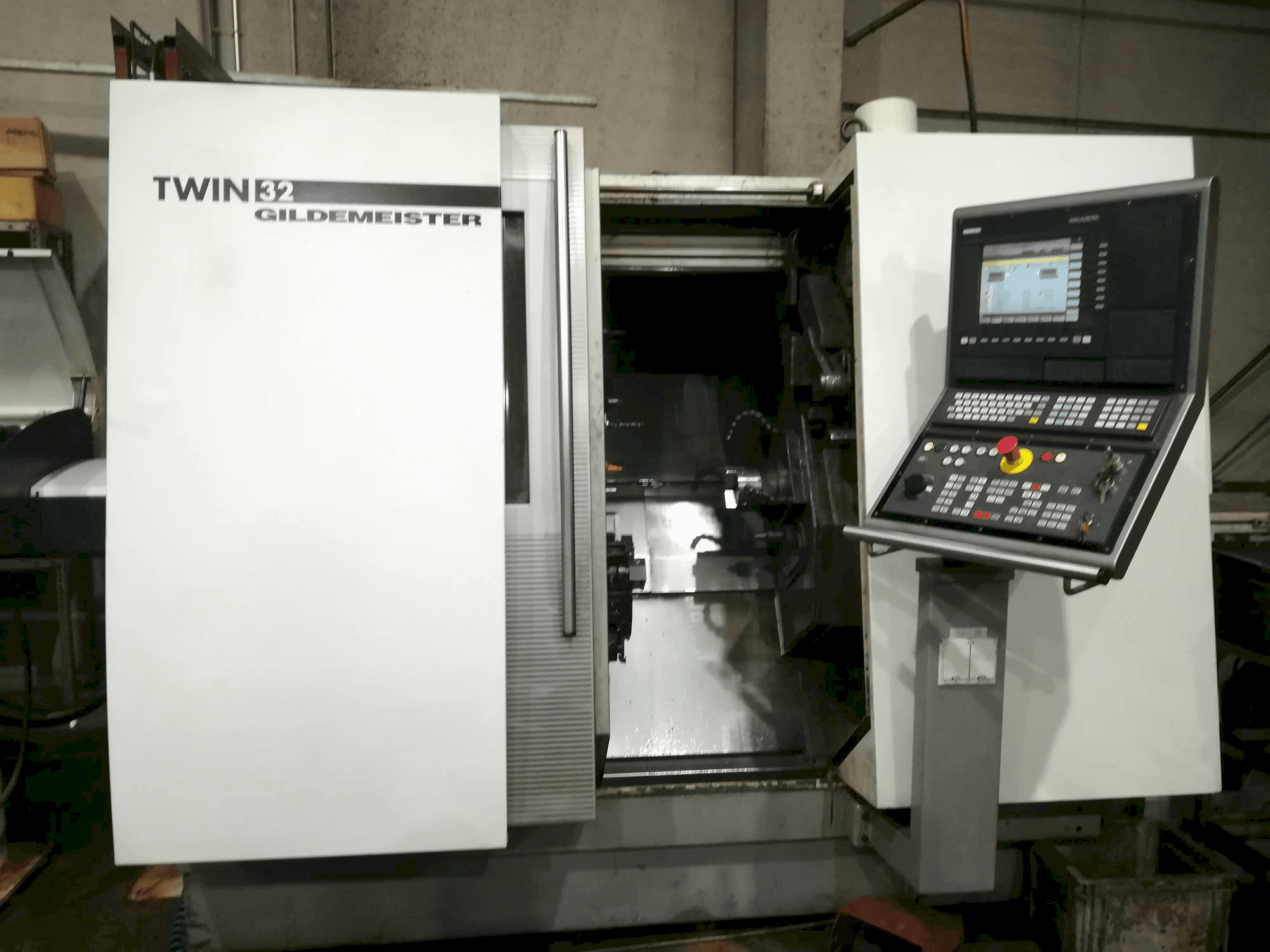 Makine Gildemeister Twin 32 - Önden görünüm