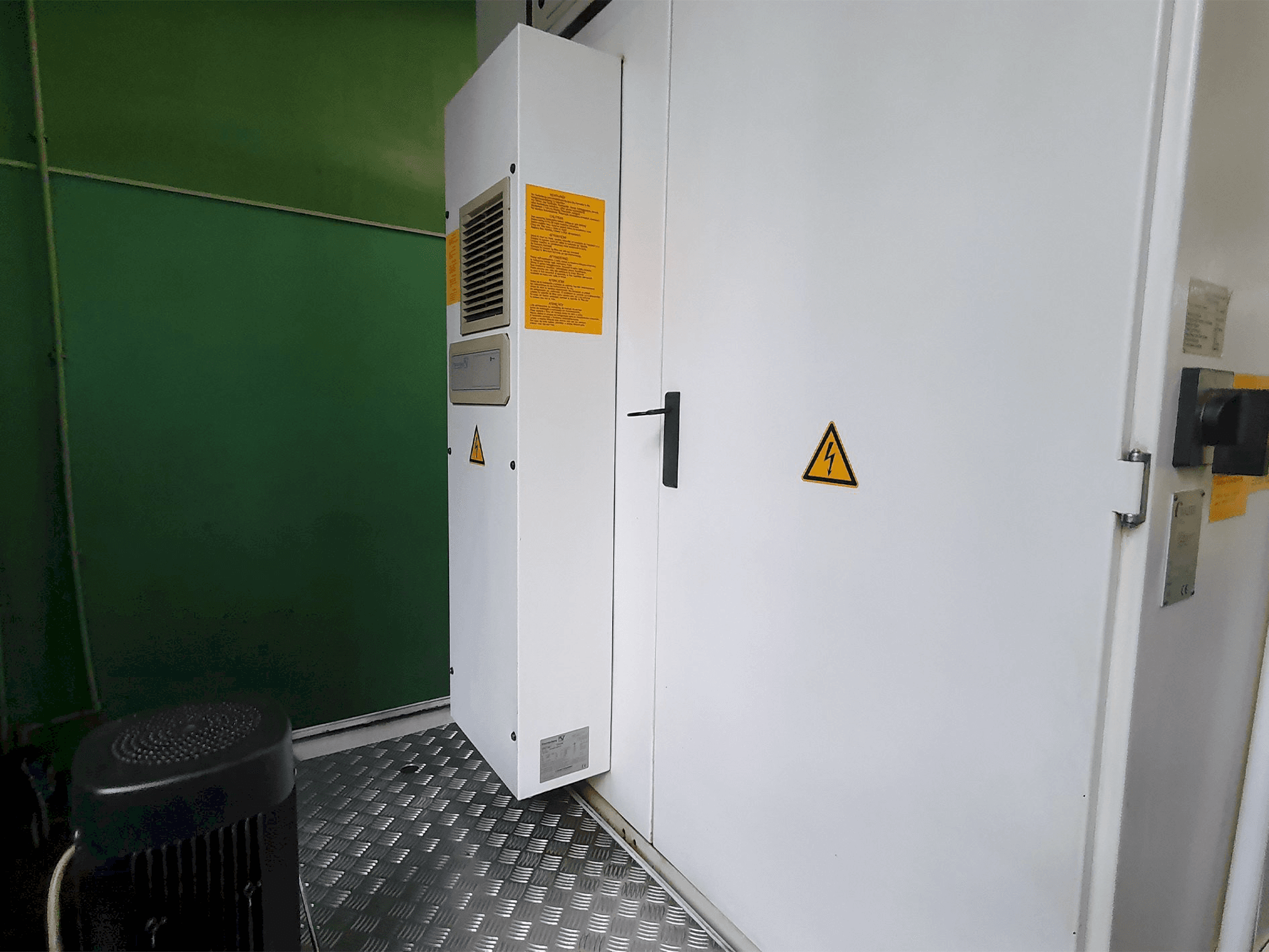 Makine Walter Helitronic Power - Arkadan görünüm