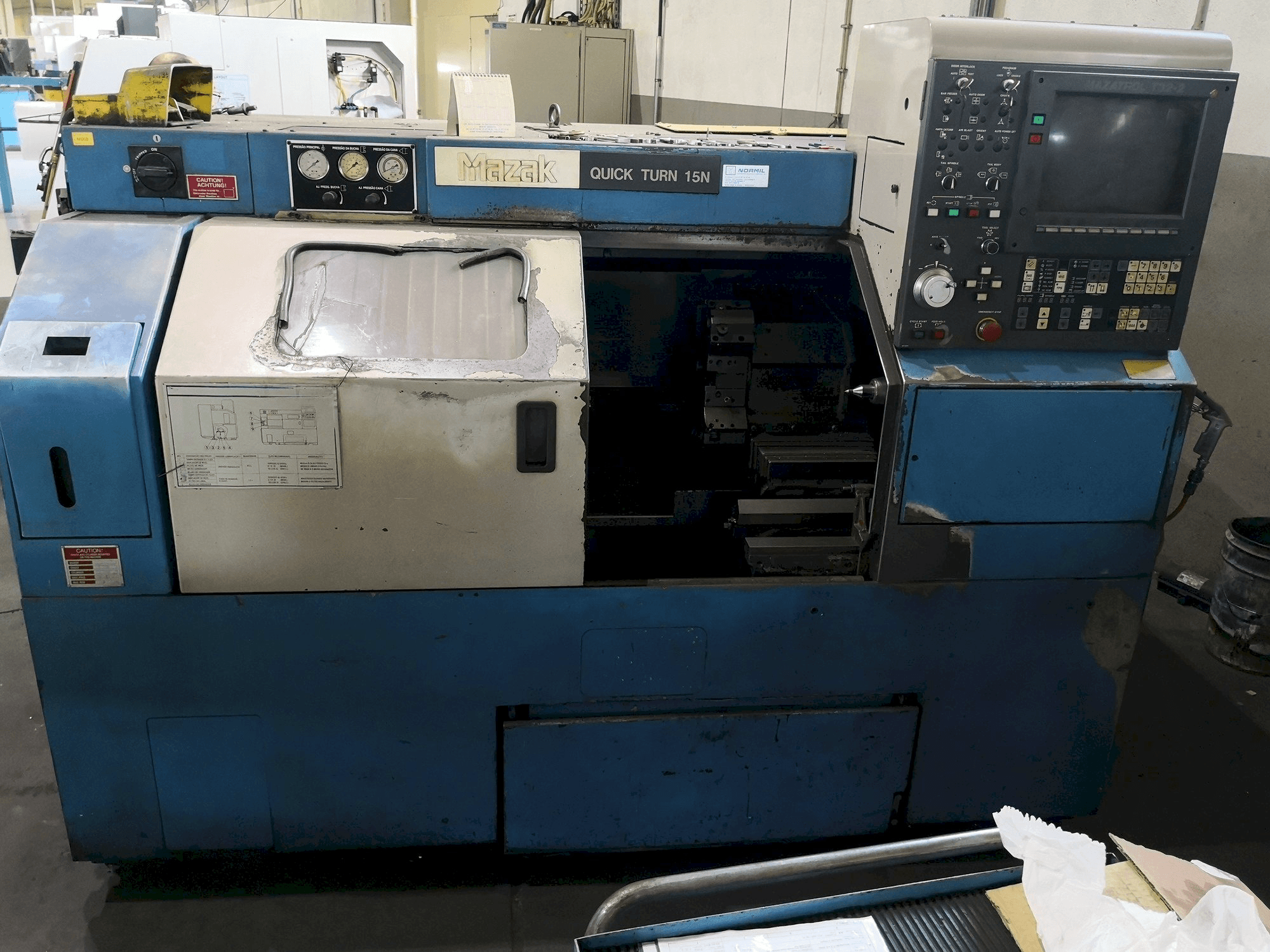 Makine Mazak Quick Turn 15N - Önden görünüm