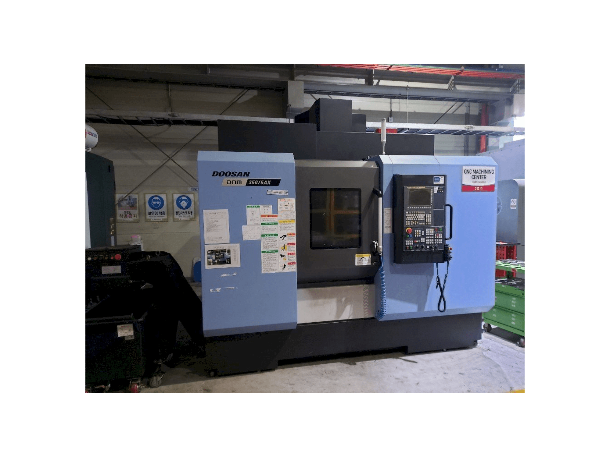 Makine Doosan DNM350/5AX - Önden görünüm