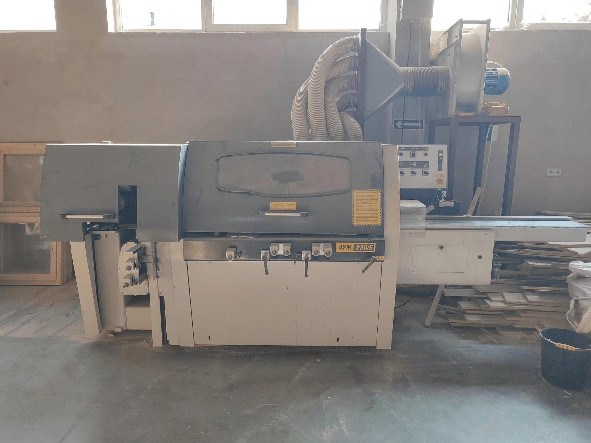 Makine HASKOVO 4PM-230/5 - Önden görünüm