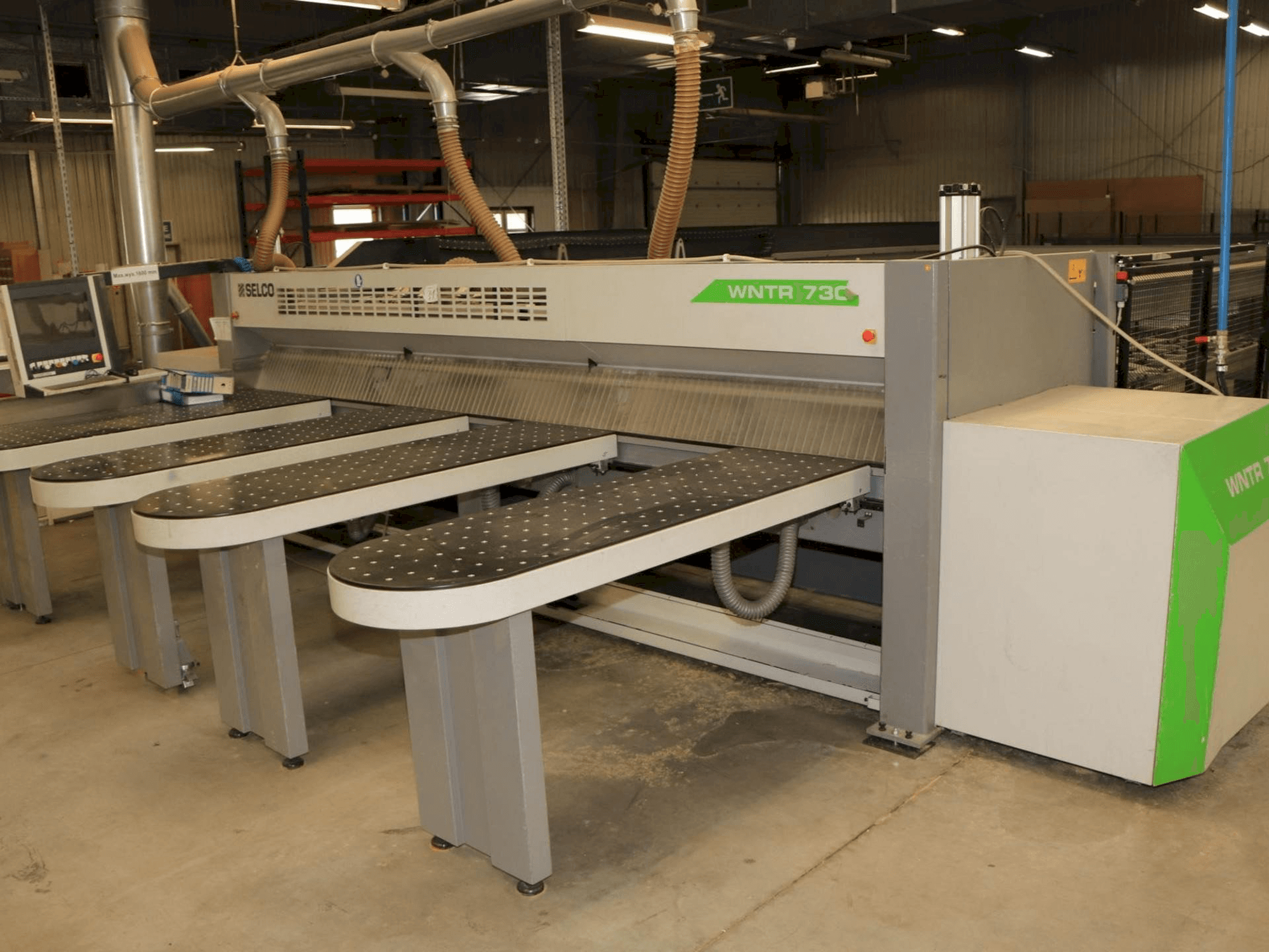 Makine SELCO WNTR 730 - Önden görünüm