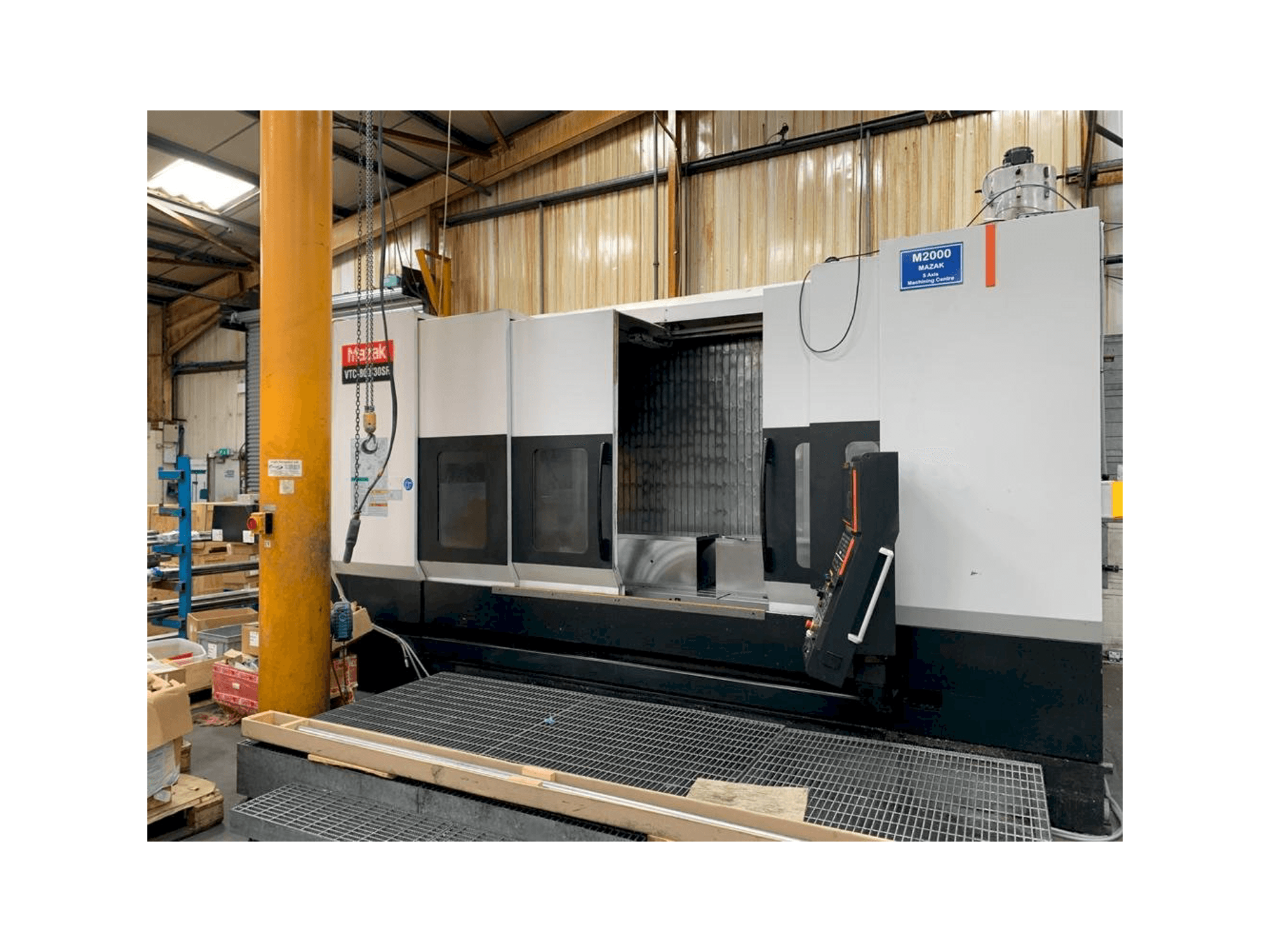 Makine Mazak VTC-800/30SR - Önden görünüm