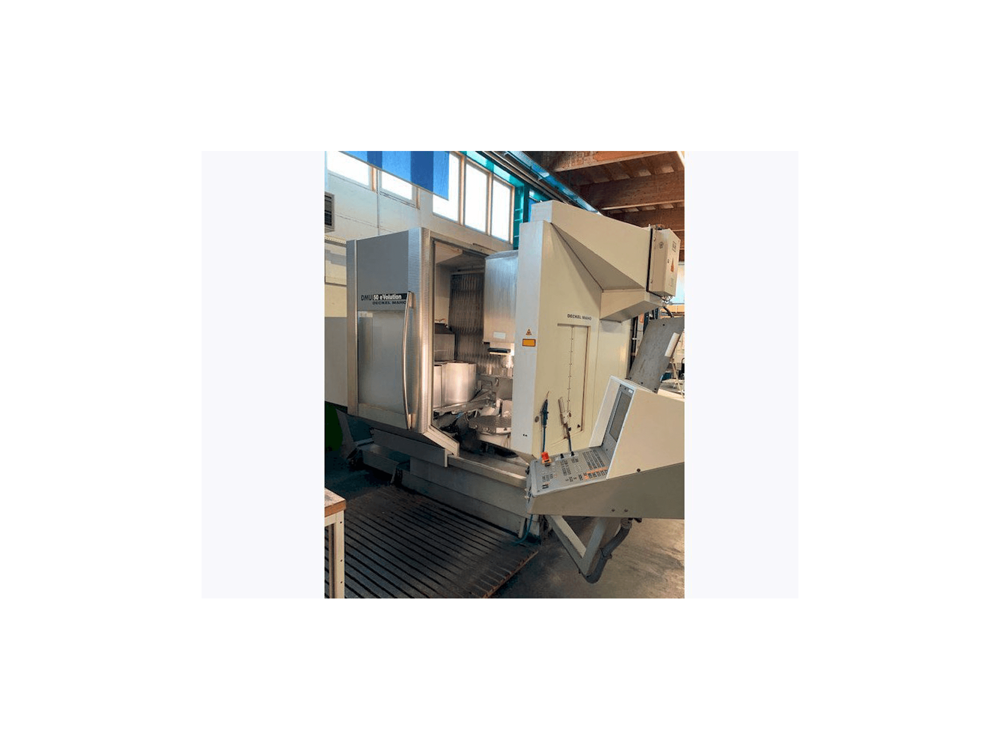 Makine DECKEL MAHO DMU 50 eVolution - Önden görünüm