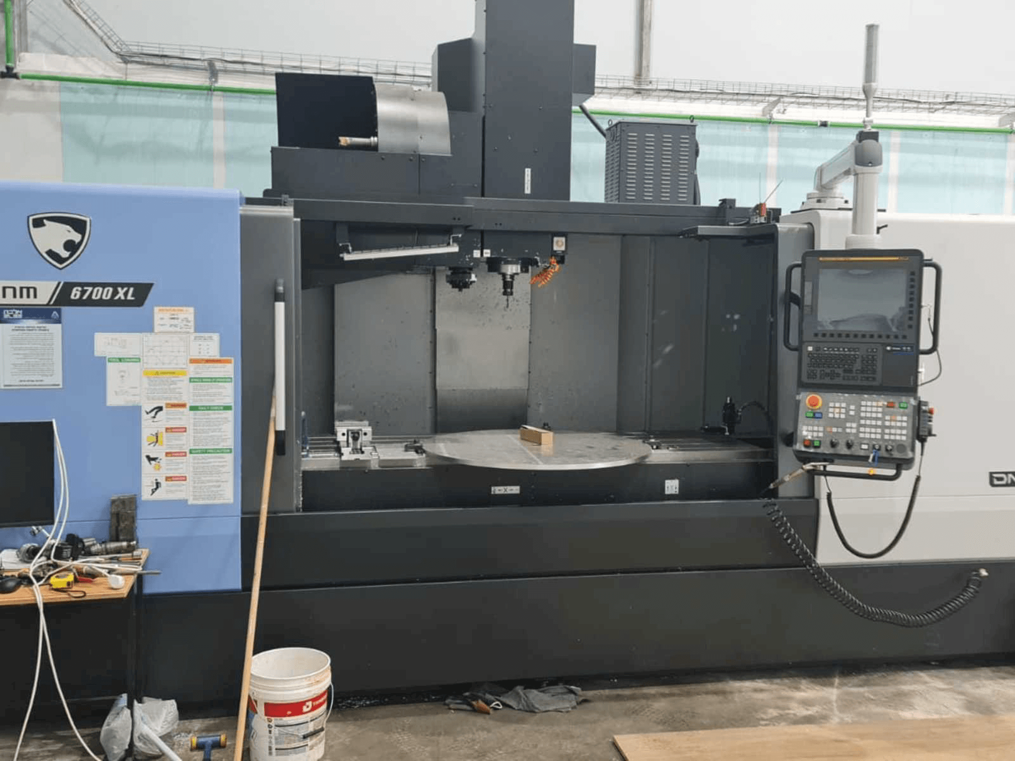 Makine Doosan DNM 6700 XL - Önden görünüm