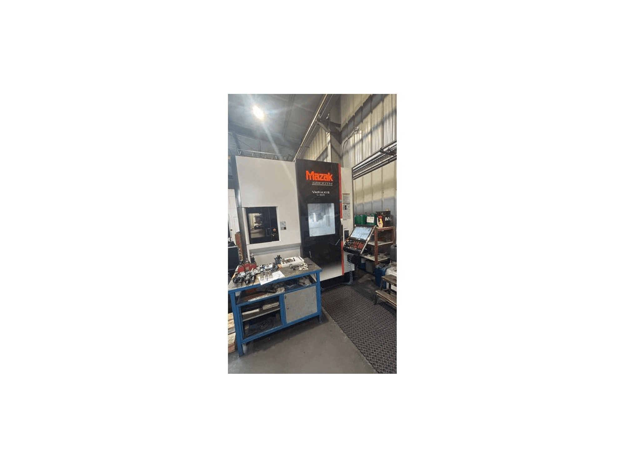 Makine Mazak Variaxis C-600 - Önden görünüm