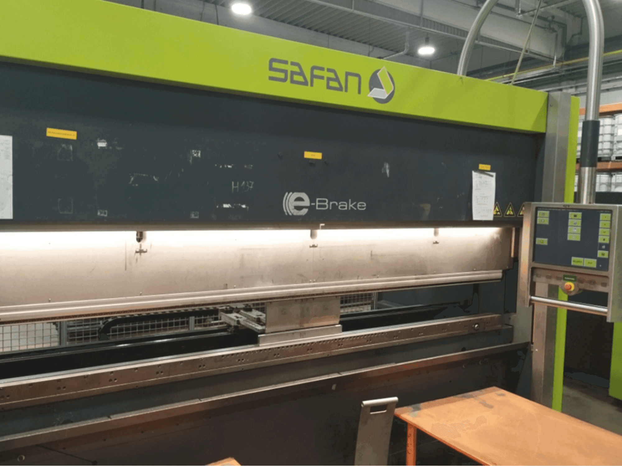 Makine Safan SAFAN E-BRAKE 100-3100 - Önden görünüm