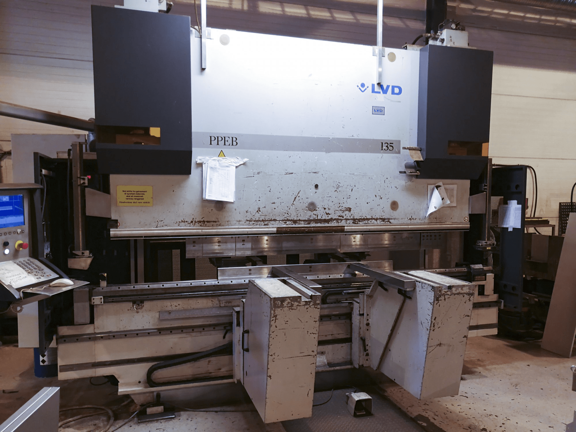 Makine LVD - Önden görünüm PPEB 135/30