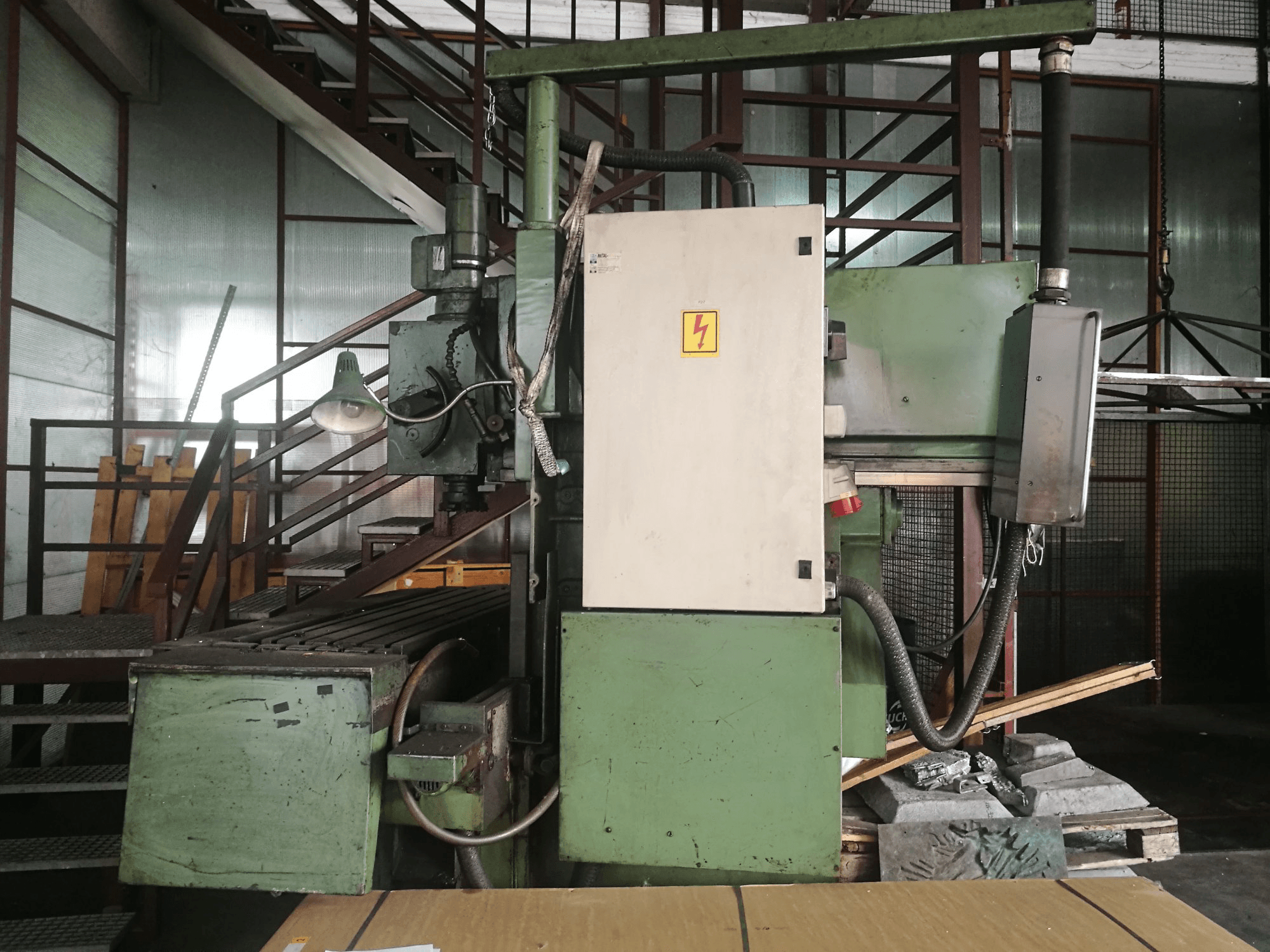 Makine Prvomajska - Sağ taraf görünümü GUK 2