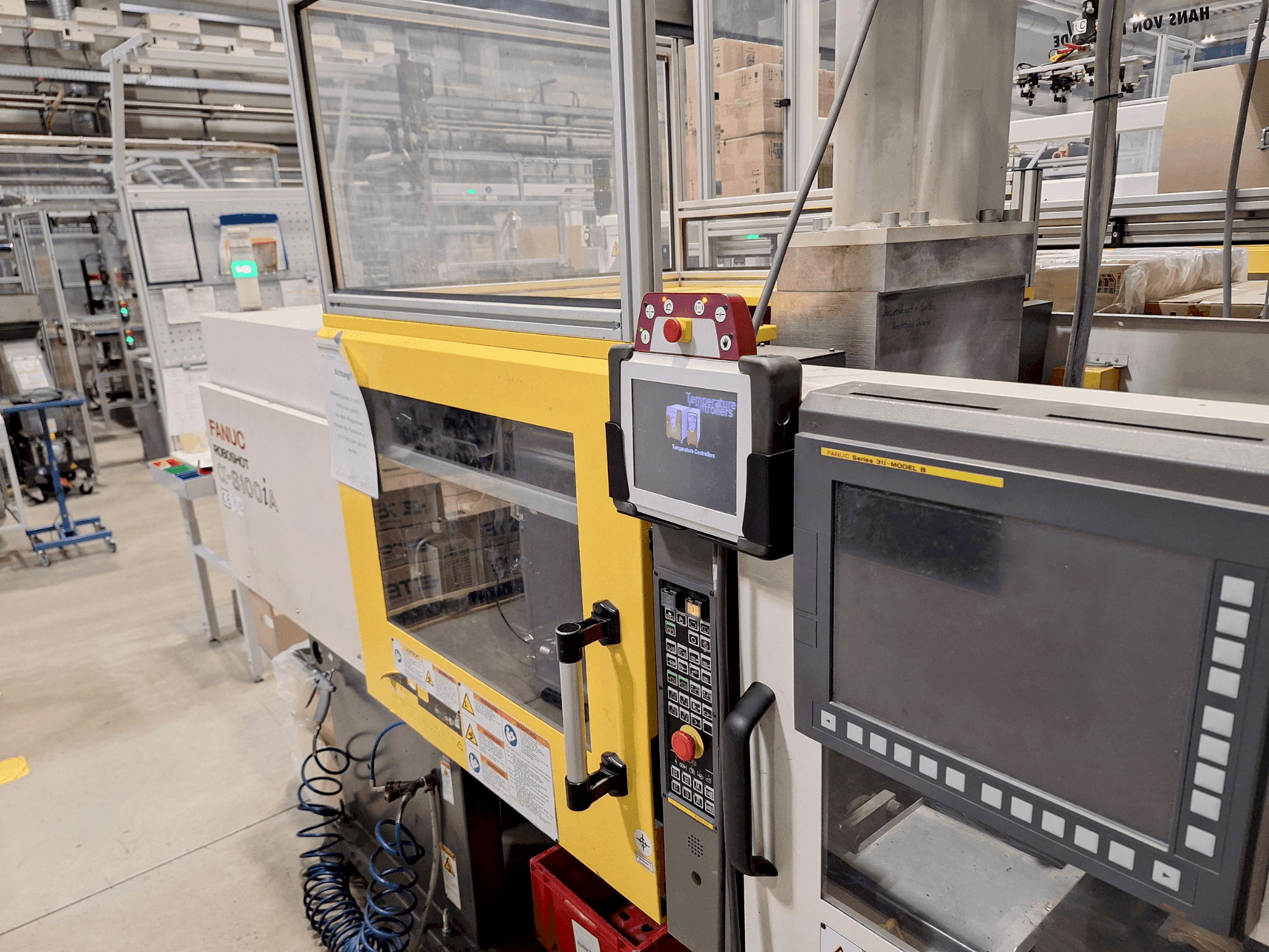 Makine FANUC Roboshot S100iA - Önden görünüm