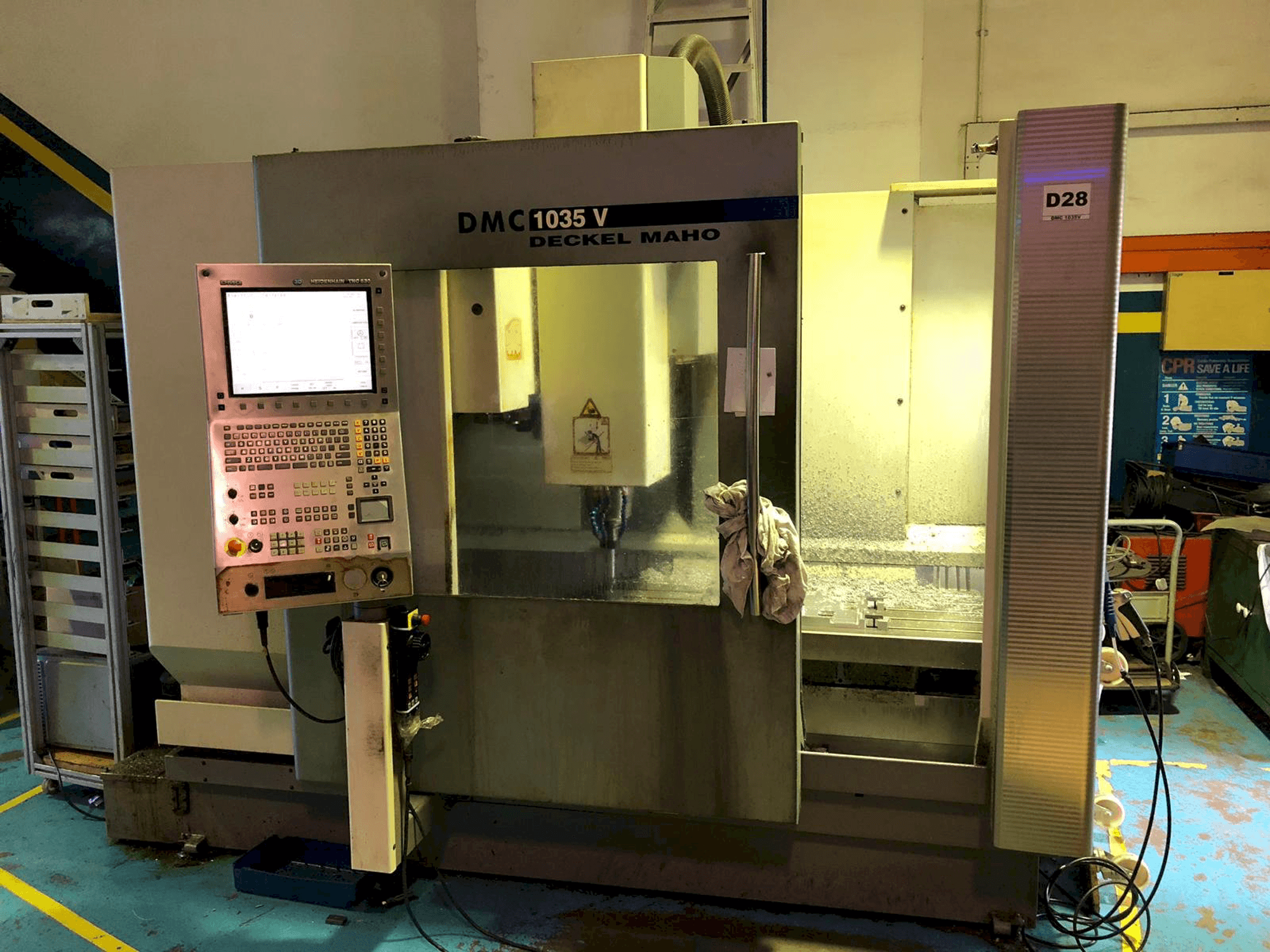 Makine DMG DMC 1035V - Önden görünüm
