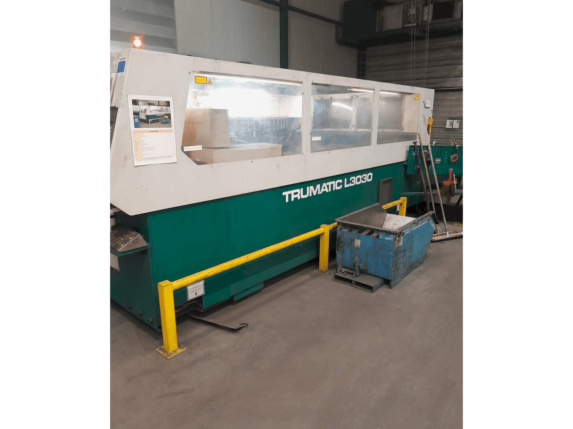 Makine Trumpf Trumatic L3030 - Önden görünüm
